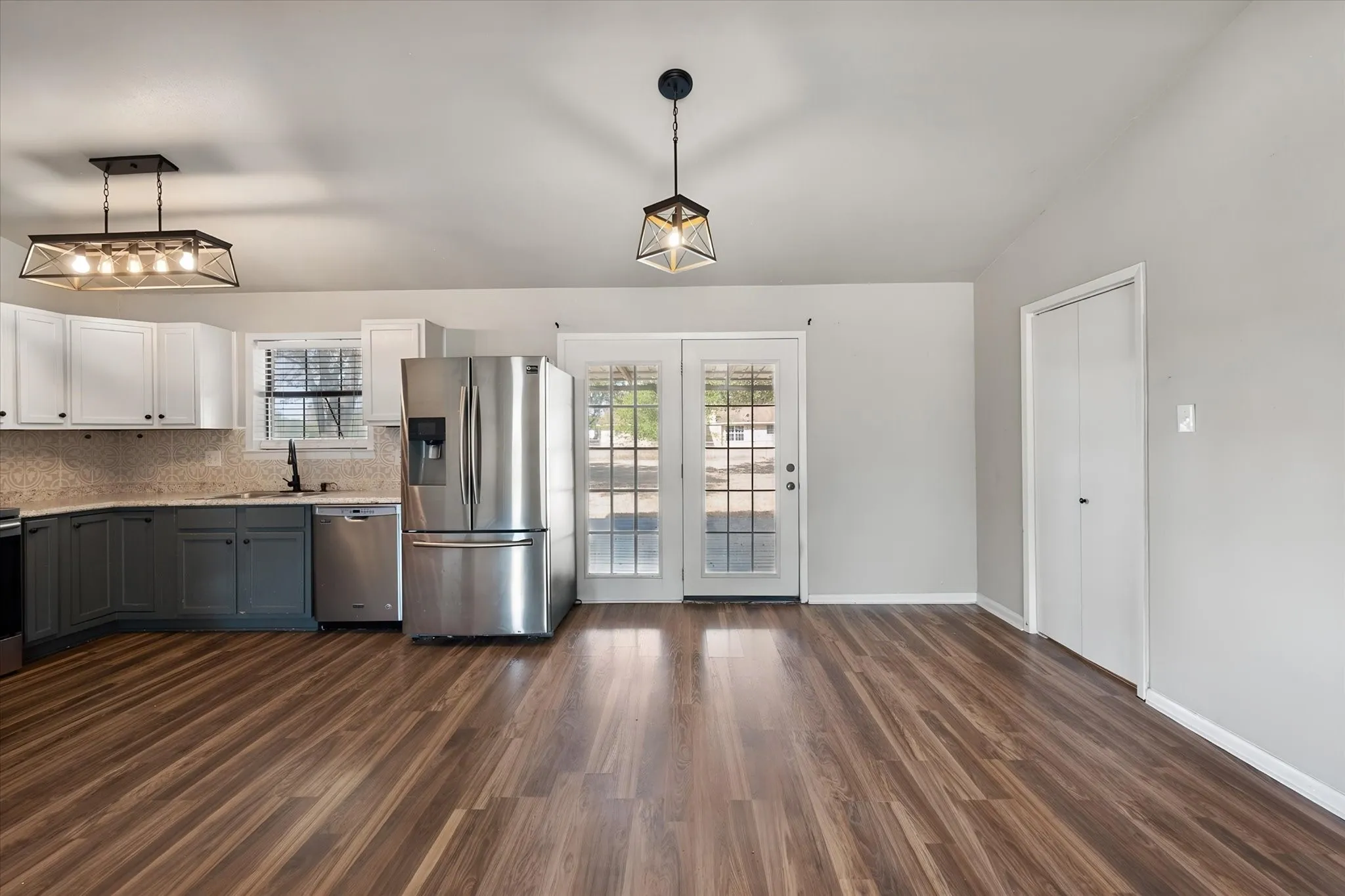 Single Family Residence For Sale in Freestone County , 825 Southwood, Fairfield, Texas 75840, 4 Bedroom, 2 Bathroom, Garage spaces, 1,400 Sqft, built in 1987, mls#21367193, Real Estate Agent in Fairfield, Homes For Sale in Freestone county, Homes For Sale in Fairfield, Realtor in Fairfield Texas, Real Estate Brokerage Independent Realty Texas, Luminita Cordes Realtor