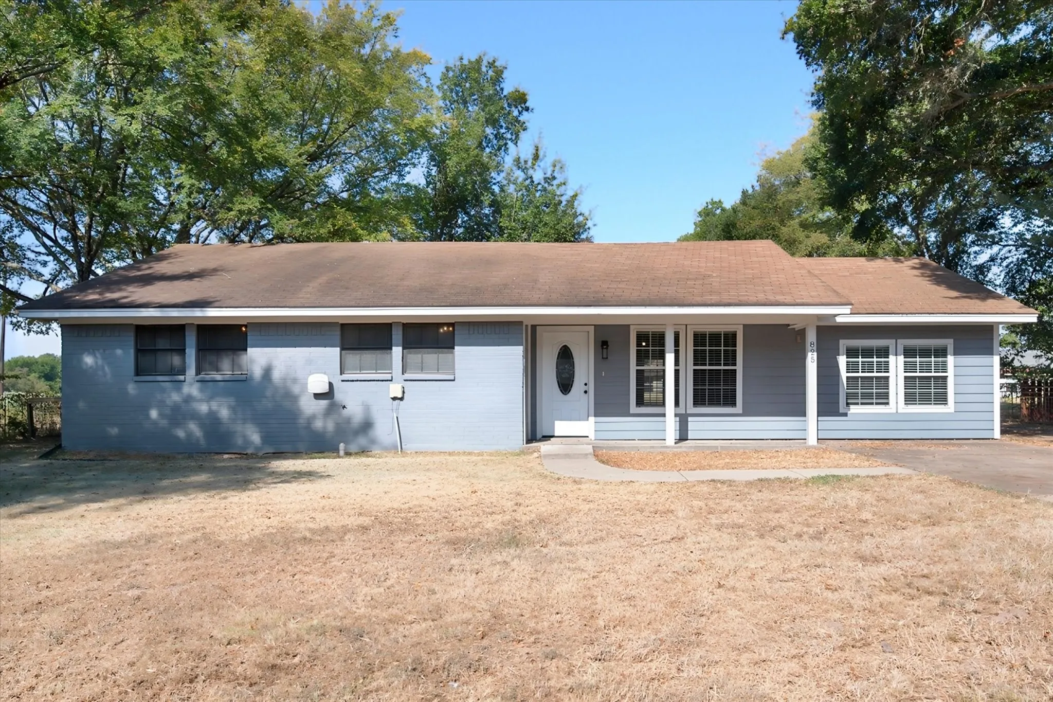 Single Family Residence For Sale in Freestone County , 825 Southwood, Fairfield, Texas 75840, 4 Bedroom, 2 Bathroom, Garage spaces, 1,400 Sqft, built in 1987, mls#21367193, Real Estate Agent in Fairfield, Homes For Sale in Freestone county, Homes For Sale in Fairfield, Realtor in Fairfield Texas, Real Estate Brokerage Independent Realty Texas, Luminita Cordes Realtor