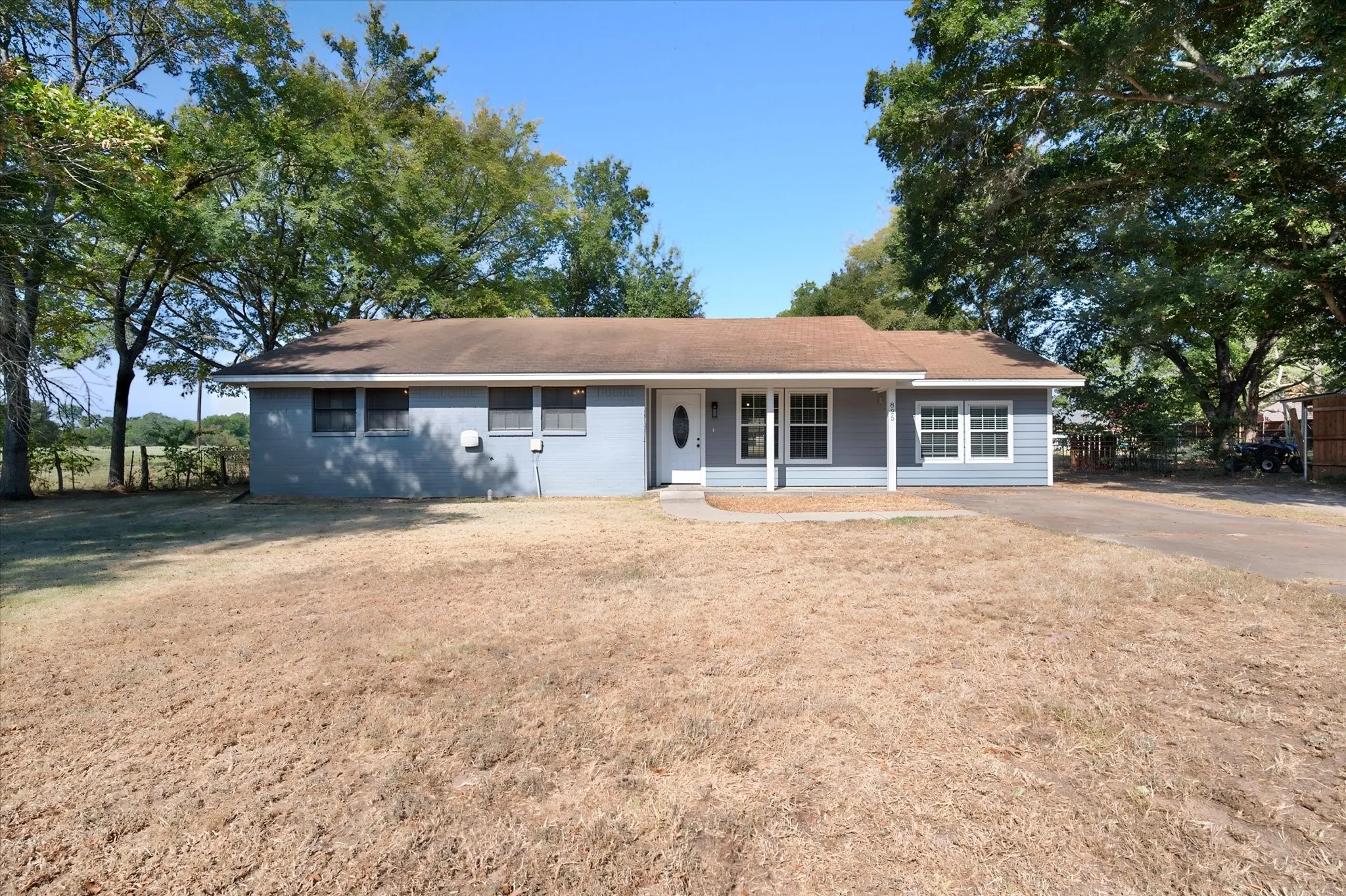 Single Family Residence For Sale in Freestone County , 825 Southwood, Fairfield, Texas 75840, 4 Bedroom, 2 Bathroom, Garage spaces, 1,400 Sqft, built in 1987, mls#21367193, Real Estate Agent in Fairfield, Homes For Sale in Freestone county, Homes For Sale in Fairfield, Realtor in Fairfield Texas, Real Estate Brokerage Independent Realty Texas, Luminita Cordes Realtor