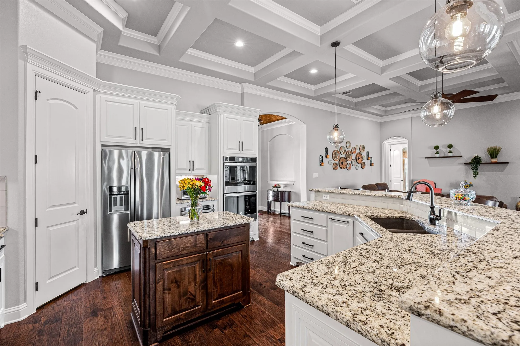 Single Family Residence For Sale in Hood County , 329 Kenyon Court, Granbury, Texas 76049, 5 Bedroom, 3 Bathroom, 3 Garage spaces, 3,070 Sqft, built in 2018, mls#21374515, Real Estate Agent in Granbury, Homes For Sale in Hood county, Homes For Sale in Granbury, Realtor in Granbury Texas, Real Estate Brokerage Independent Realty Texas, Luminita Cordes Realtor