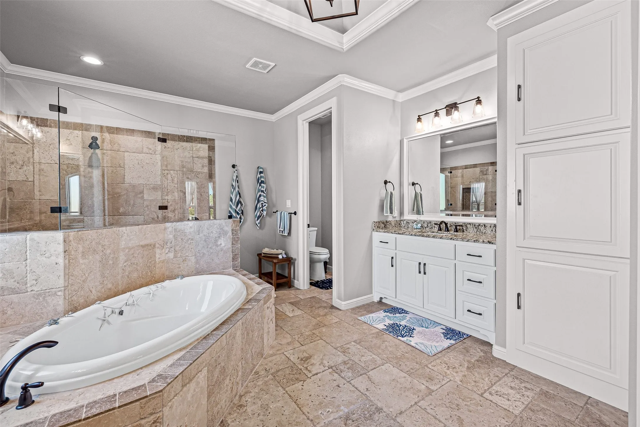 Single Family Residence For Sale in Hood County , 329 Kenyon Court, Granbury, Texas 76049, 5 Bedroom, 3 Bathroom, 3 Garage spaces, 3,070 Sqft, built in 2018, mls#21374515, Real Estate Agent in Granbury, Homes For Sale in Hood county, Homes For Sale in Granbury, Realtor in Granbury Texas, Real Estate Brokerage Independent Realty Texas, Luminita Cordes Realtor