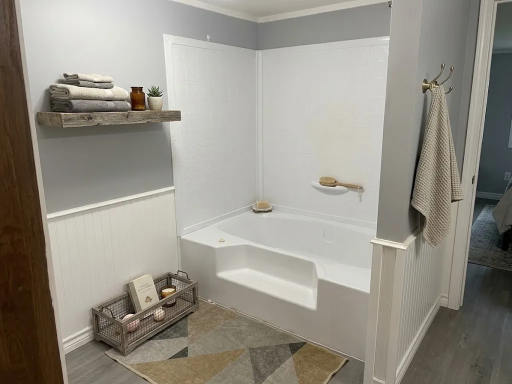 Manufactured Home For Sale in Henderson County , 106 Tres Lagos Circle, Gun Barrel City, Texas 75156, 4 Bedroom, 2 Bathroom, Garage spaces, 1,872 Sqft, built in 2019, mls#21374522, Real Estate Agent in Gun Barrel City, Homes For Sale in Henderson county, Homes For Sale in Gun Barrel City, Realtor in Gun Barrel City Texas, Real Estate Brokerage Independent Realty Texas, Luminita Cordes Realtor