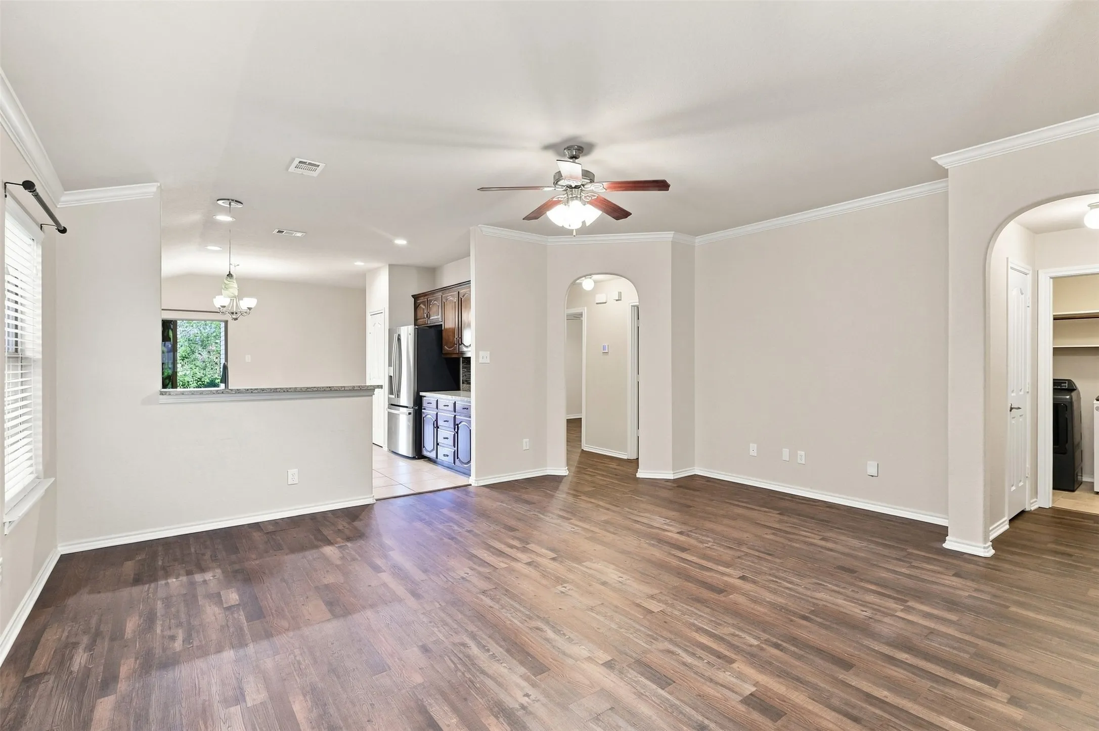 Single Family Residence For Rent in Tarrant County , 5412 Austin Ridge Drive, Fort Worth, Texas 76179, 3 Bedroom, 2 Bathroom, 2 Garage spaces, 1,400 Sqft, built in 2008, mls#21374525, Real Estate Agent in Fort Worth, Homes For Rent in Tarrant county, Homes For Rent in Fort Worth, Realtor in Fort Worth Texas, Real Estate Brokerage Independent Realty Texas, Luminita Cordes Realtor