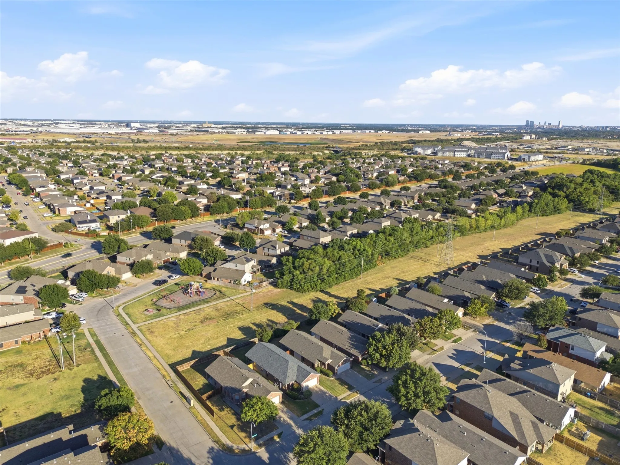 Single Family Residence For Rent in Tarrant County , 5412 Austin Ridge Drive, Fort Worth, Texas 76179, 3 Bedroom, 2 Bathroom, 2 Garage spaces, 1,400 Sqft, built in 2008, mls#21374525, Real Estate Agent in Fort Worth, Homes For Rent in Tarrant county, Homes For Rent in Fort Worth, Realtor in Fort Worth Texas, Real Estate Brokerage Independent Realty Texas, Luminita Cordes Realtor