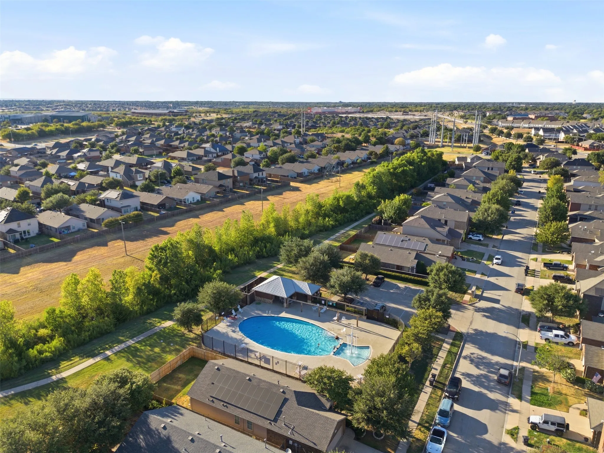Single Family Residence For Rent in Tarrant County , 5412 Austin Ridge Drive, Fort Worth, Texas 76179, 3 Bedroom, 2 Bathroom, 2 Garage spaces, 1,400 Sqft, built in 2008, mls#21374525, Real Estate Agent in Fort Worth, Homes For Rent in Tarrant county, Homes For Rent in Fort Worth, Realtor in Fort Worth Texas, Real Estate Brokerage Independent Realty Texas, Luminita Cordes Realtor