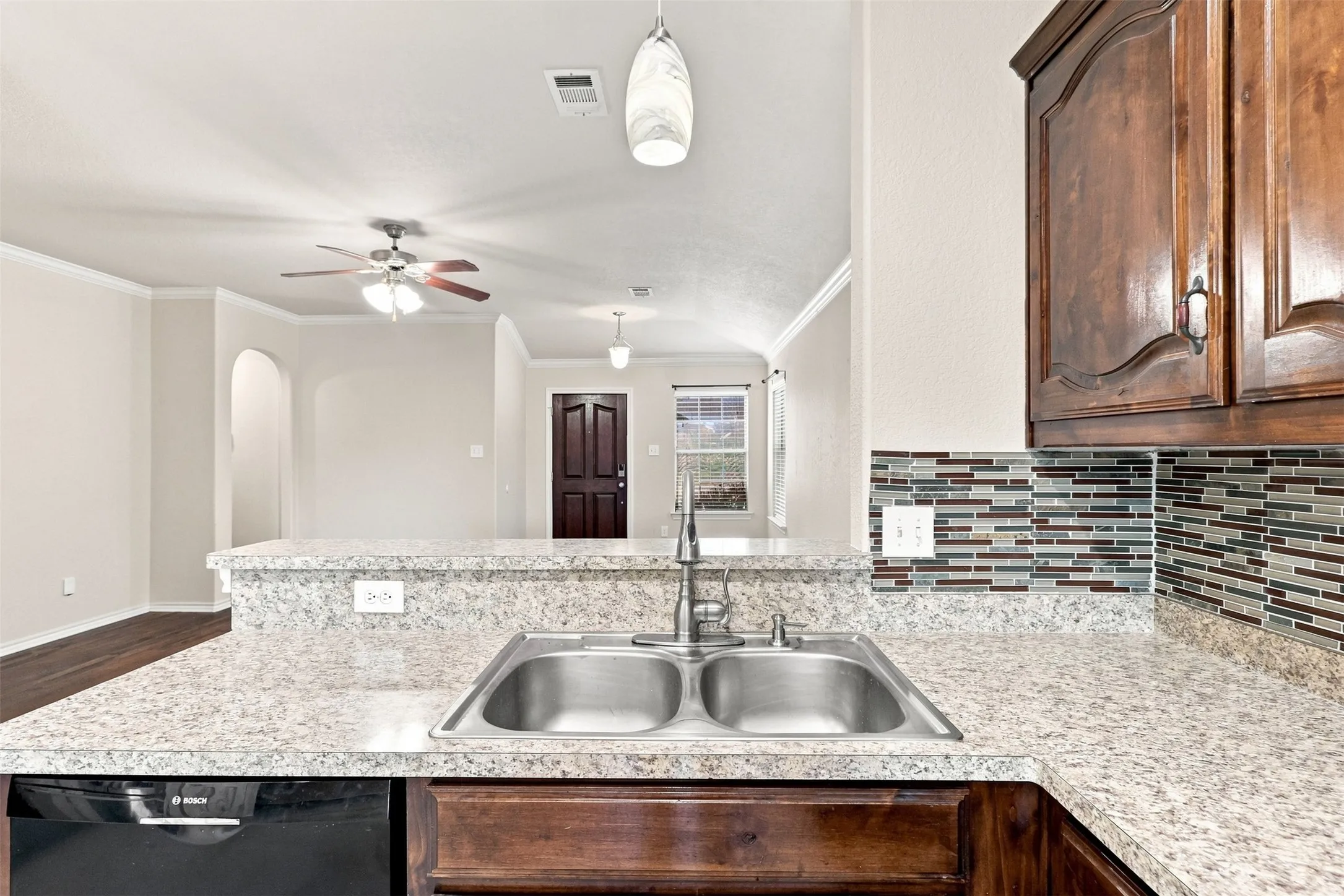 Single Family Residence For Rent in Tarrant County , 5412 Austin Ridge Drive, Fort Worth, Texas 76179, 3 Bedroom, 2 Bathroom, 2 Garage spaces, 1,400 Sqft, built in 2008, mls#21374525, Real Estate Agent in Fort Worth, Homes For Rent in Tarrant county, Homes For Rent in Fort Worth, Realtor in Fort Worth Texas, Real Estate Brokerage Independent Realty Texas, Luminita Cordes Realtor