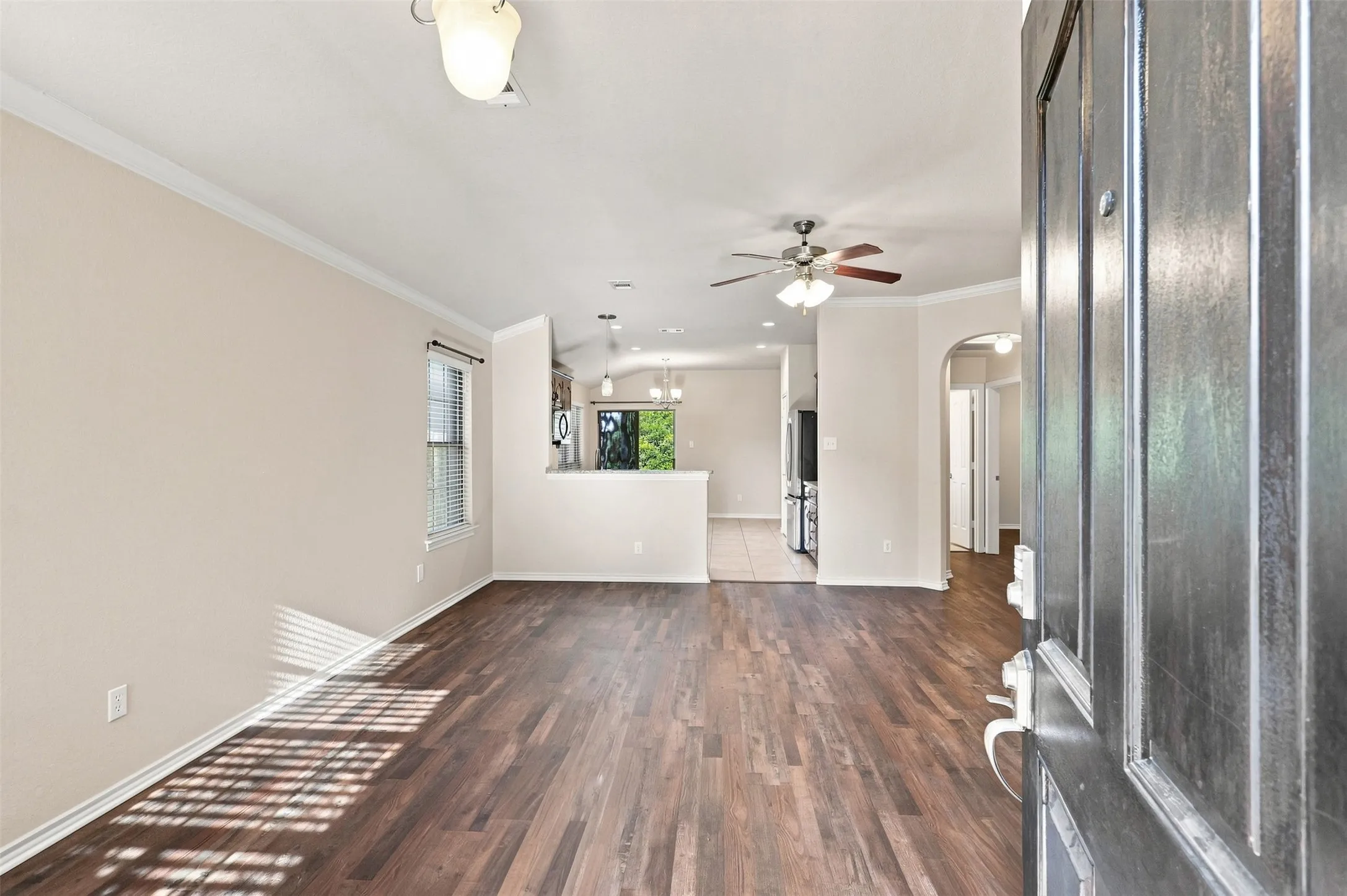 Single Family Residence For Rent in Tarrant County , 5412 Austin Ridge Drive, Fort Worth, Texas 76179, 3 Bedroom, 2 Bathroom, 2 Garage spaces, 1,400 Sqft, built in 2008, mls#21374525, Real Estate Agent in Fort Worth, Homes For Rent in Tarrant county, Homes For Rent in Fort Worth, Realtor in Fort Worth Texas, Real Estate Brokerage Independent Realty Texas, Luminita Cordes Realtor