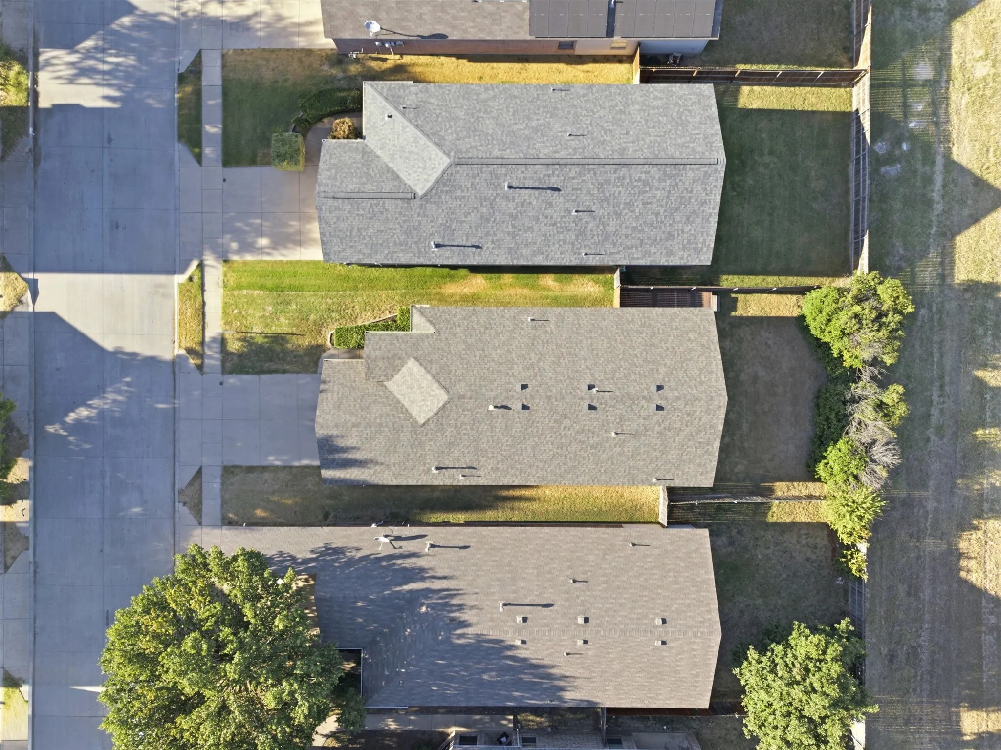 Single Family Residence For Rent in Tarrant County , 5412 Austin Ridge Drive, Fort Worth, Texas 76179, 3 Bedroom, 2 Bathroom, 2 Garage spaces, 1,400 Sqft, built in 2008, mls#21374525, Real Estate Agent in Fort Worth, Homes For Rent in Tarrant county, Homes For Rent in Fort Worth, Realtor in Fort Worth Texas, Real Estate Brokerage Independent Realty Texas, Luminita Cordes Realtor