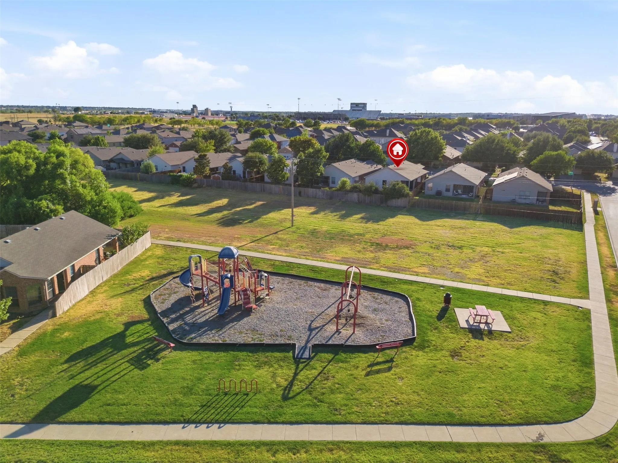 Single Family Residence For Rent in Tarrant County , 5412 Austin Ridge Drive, Fort Worth, Texas 76179, 3 Bedroom, 2 Bathroom, 2 Garage spaces, 1,400 Sqft, built in 2008, mls#21374525, Real Estate Agent in Fort Worth, Homes For Rent in Tarrant county, Homes For Rent in Fort Worth, Realtor in Fort Worth Texas, Real Estate Brokerage Independent Realty Texas, Luminita Cordes Realtor