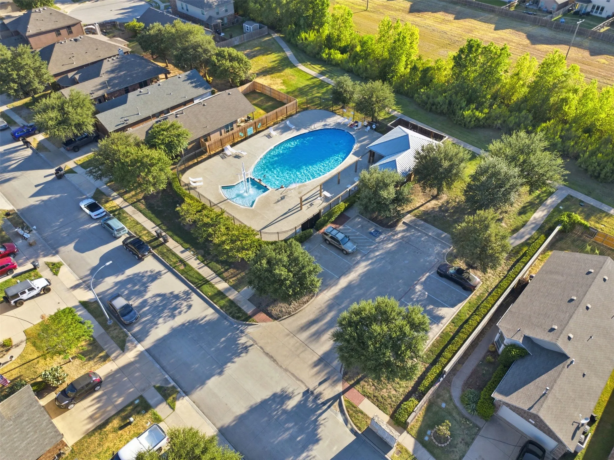 Single Family Residence For Rent in Tarrant County , 5412 Austin Ridge Drive, Fort Worth, Texas 76179, 3 Bedroom, 2 Bathroom, 2 Garage spaces, 1,400 Sqft, built in 2008, mls#21374525, Real Estate Agent in Fort Worth, Homes For Rent in Tarrant county, Homes For Rent in Fort Worth, Realtor in Fort Worth Texas, Real Estate Brokerage Independent Realty Texas, Luminita Cordes Realtor