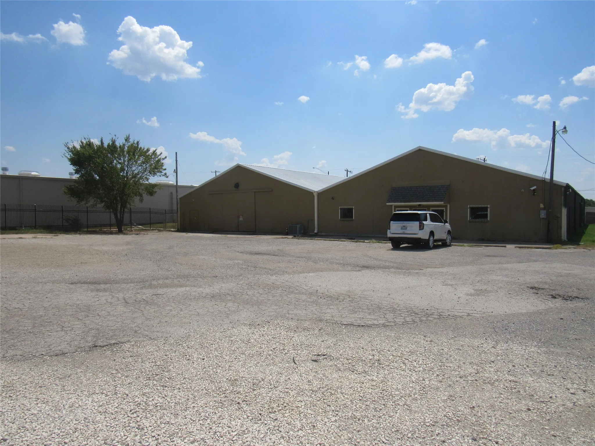 Warehouse For Rent in Grayson County , 1715 N Grand Avenue, Sherman, Texas 75090, 0, 0, Garage spaces, 0 Sqft, built in 1956, mls#21371832, Real Estate Agent in Sherman, Homes For Rent in Grayson county, Homes For Rent in Sherman, Realtor in Sherman Texas, Real Estate Brokerage Independent Realty Texas, Luminita Cordes Realtor