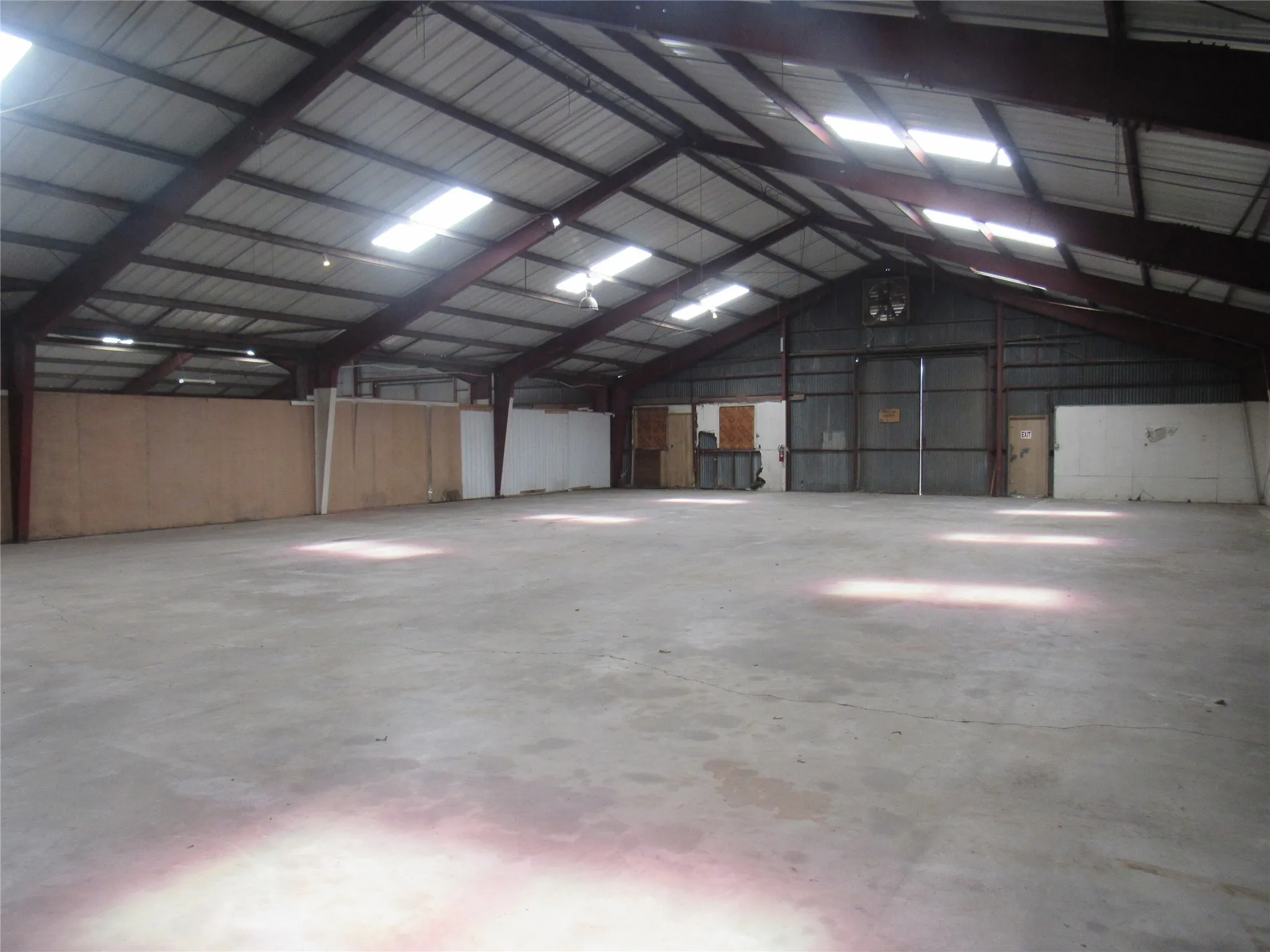 Warehouse For Rent in Grayson County , 1715 N Grand Avenue, Sherman, Texas 75090, 0, 0, Garage spaces, 0 Sqft, built in 1956, mls#21371832, Real Estate Agent in Sherman, Homes For Rent in Grayson county, Homes For Rent in Sherman, Realtor in Sherman Texas, Real Estate Brokerage Independent Realty Texas, Luminita Cordes Realtor