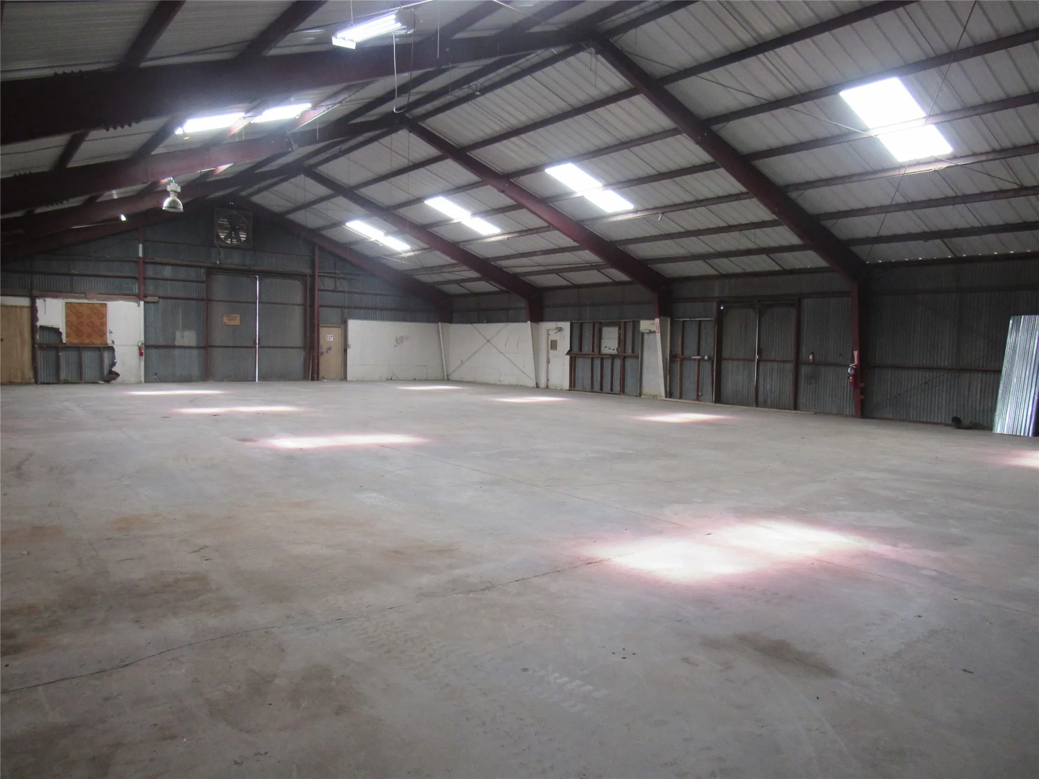 Warehouse For Rent in Grayson County , 1715 N Grand Avenue, Sherman, Texas 75090, 0, 0, Garage spaces, 0 Sqft, built in 1956, mls#21371832, Real Estate Agent in Sherman, Homes For Rent in Grayson county, Homes For Rent in Sherman, Realtor in Sherman Texas, Real Estate Brokerage Independent Realty Texas, Luminita Cordes Realtor