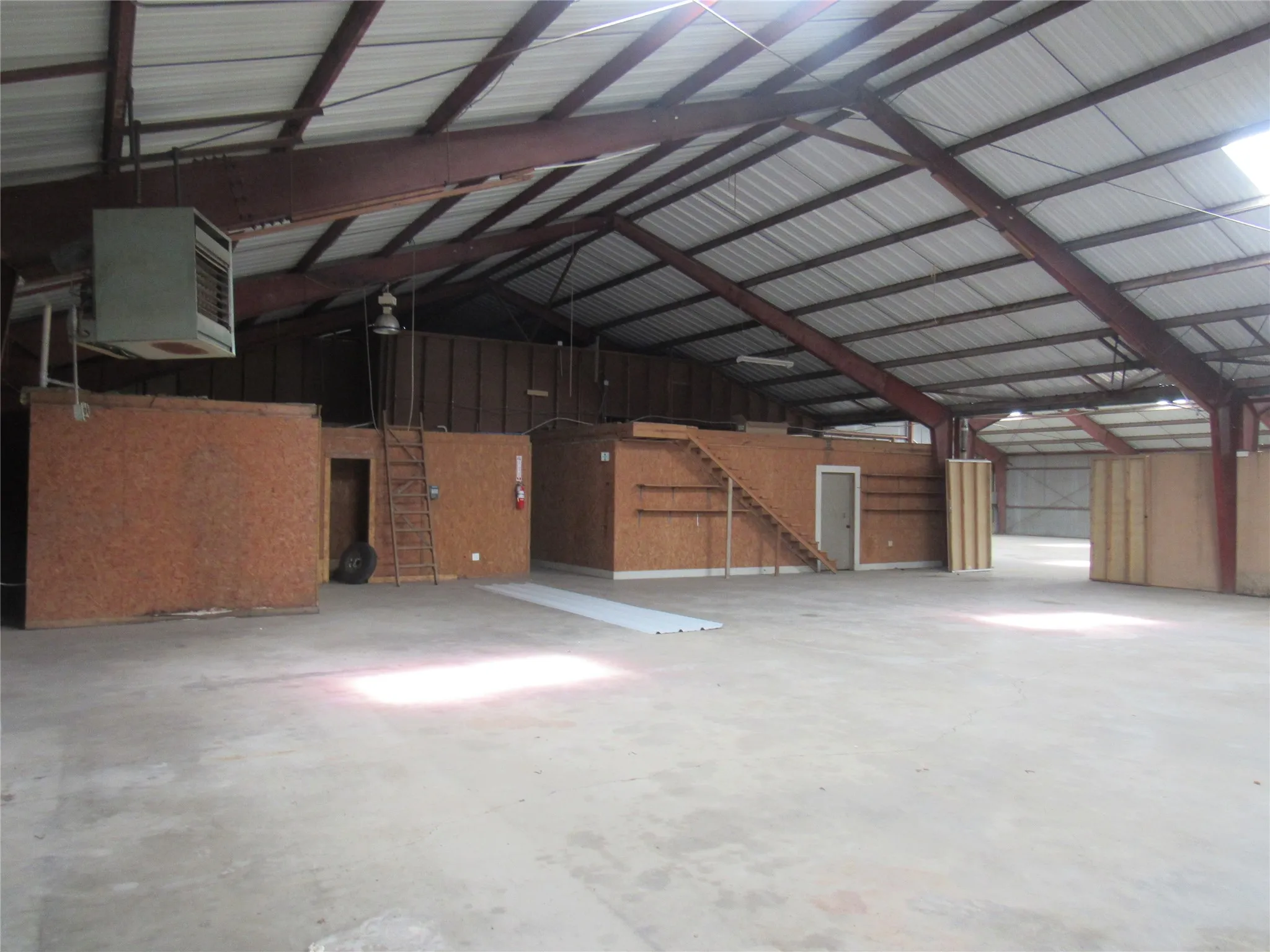 Warehouse For Rent in Grayson County , 1715 N Grand Avenue, Sherman, Texas 75090, 0, 0, Garage spaces, 0 Sqft, built in 1956, mls#21371832, Real Estate Agent in Sherman, Homes For Rent in Grayson county, Homes For Rent in Sherman, Realtor in Sherman Texas, Real Estate Brokerage Independent Realty Texas, Luminita Cordes Realtor