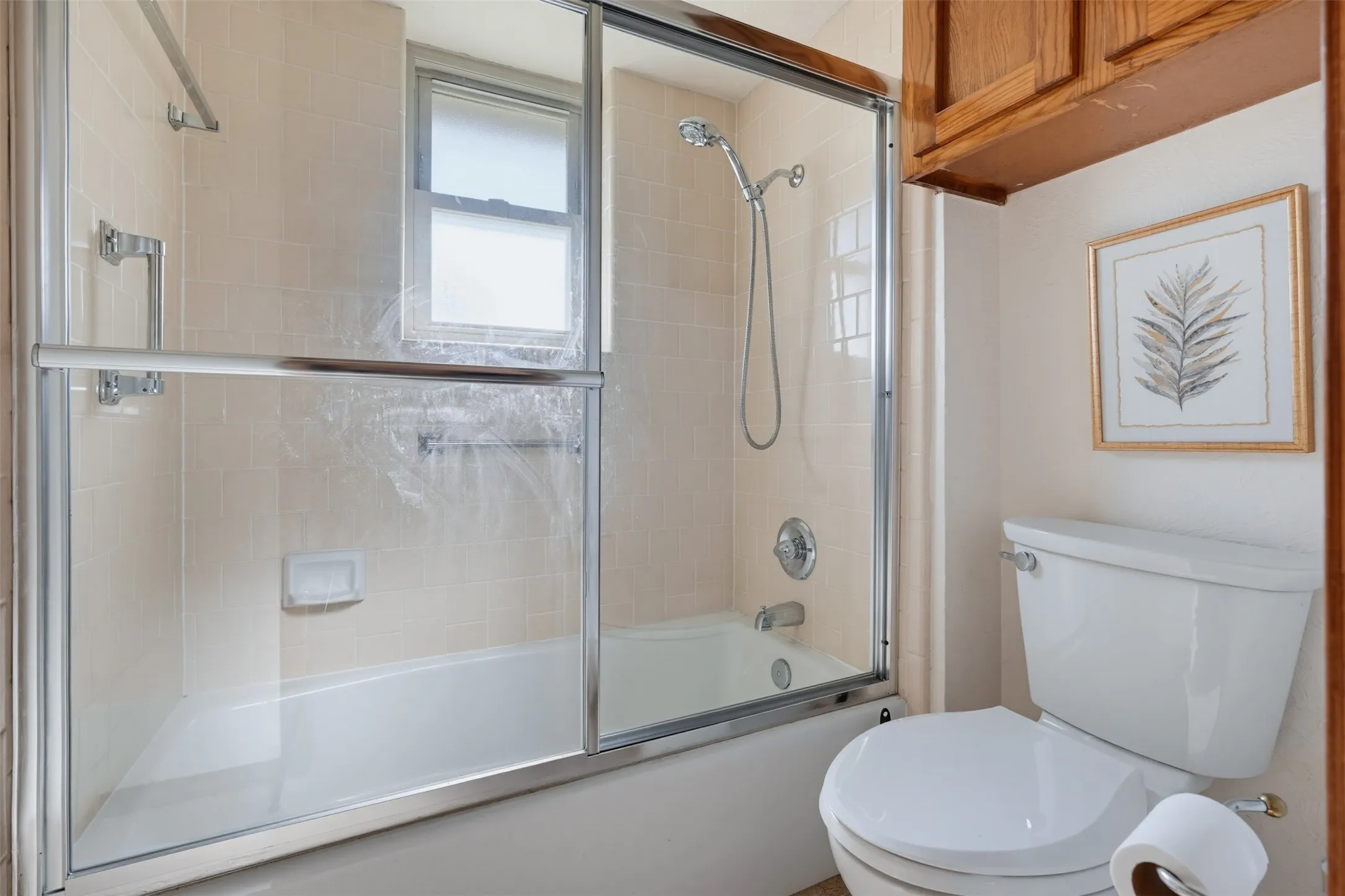 Single Family Residence For Sale in Tarrant County , 3824 Fox Hollow Drive, Bedford, Texas 76021, 3 Bedroom, 2 Bathroom, 2 Garage spaces, 1,720 Sqft, built in 1978, mls#21374290, Real Estate Agent in Bedford, Homes For Sale in Tarrant county, Homes For Sale in Bedford, Realtor in Bedford Texas, Real Estate Brokerage Independent Realty Texas, Luminita Cordes Realtor