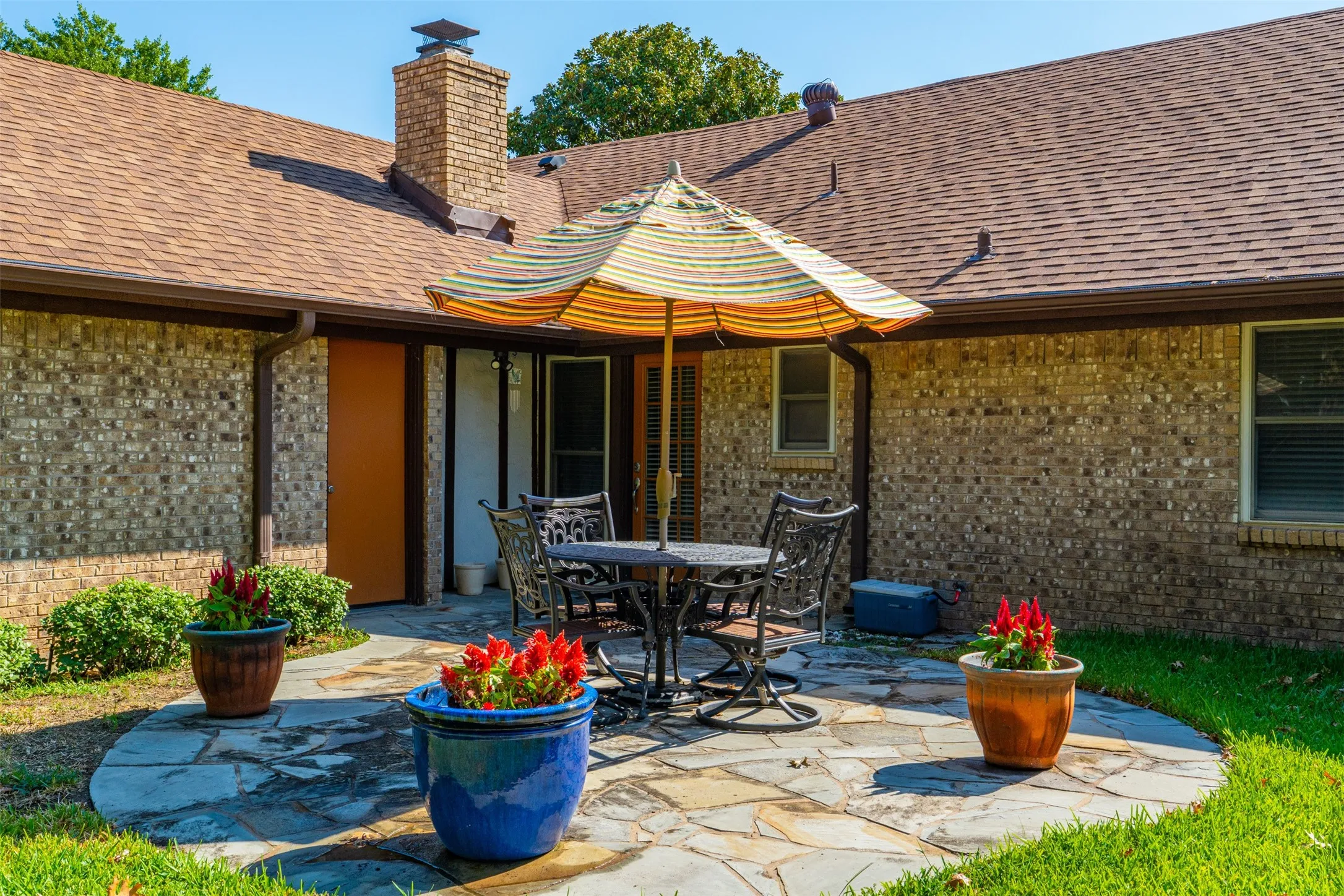 Single Family Residence For Sale in Tarrant County , 3824 Fox Hollow Drive, Bedford, Texas 76021, 3 Bedroom, 2 Bathroom, 2 Garage spaces, 1,720 Sqft, built in 1978, mls#21374290, Real Estate Agent in Bedford, Homes For Sale in Tarrant county, Homes For Sale in Bedford, Realtor in Bedford Texas, Real Estate Brokerage Independent Realty Texas, Luminita Cordes Realtor
