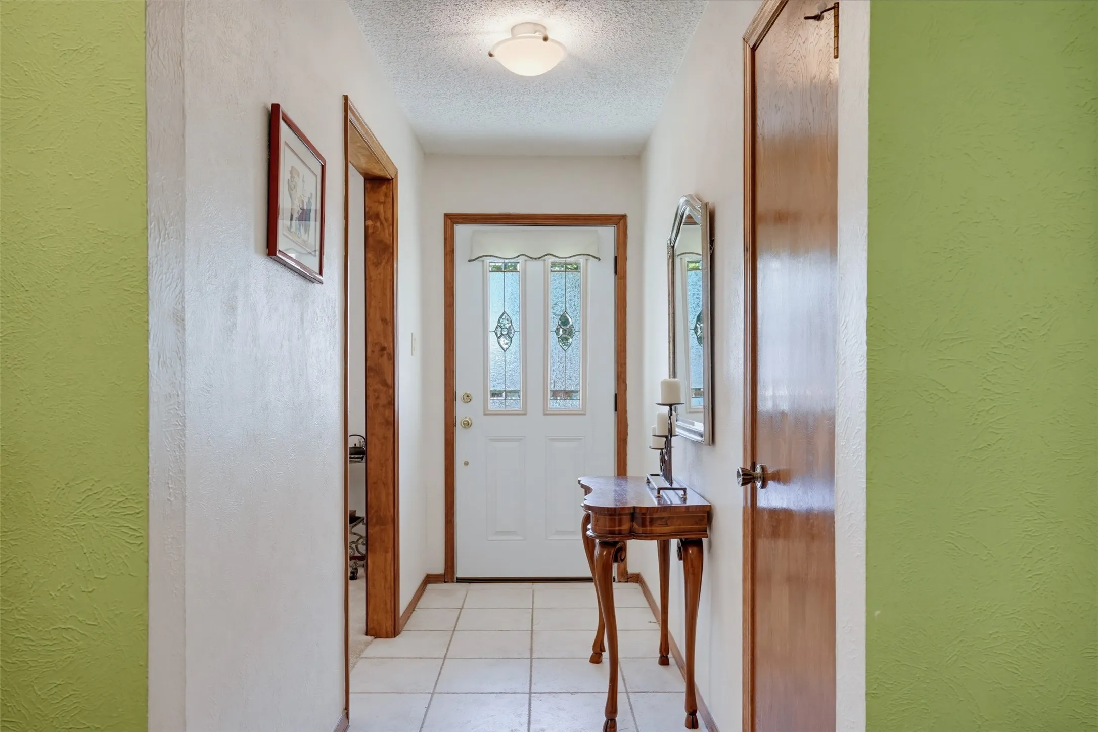 Single Family Residence For Sale in Tarrant County , 3824 Fox Hollow Drive, Bedford, Texas 76021, 3 Bedroom, 2 Bathroom, 2 Garage spaces, 1,720 Sqft, built in 1978, mls#21374290, Real Estate Agent in Bedford, Homes For Sale in Tarrant county, Homes For Sale in Bedford, Realtor in Bedford Texas, Real Estate Brokerage Independent Realty Texas, Luminita Cordes Realtor