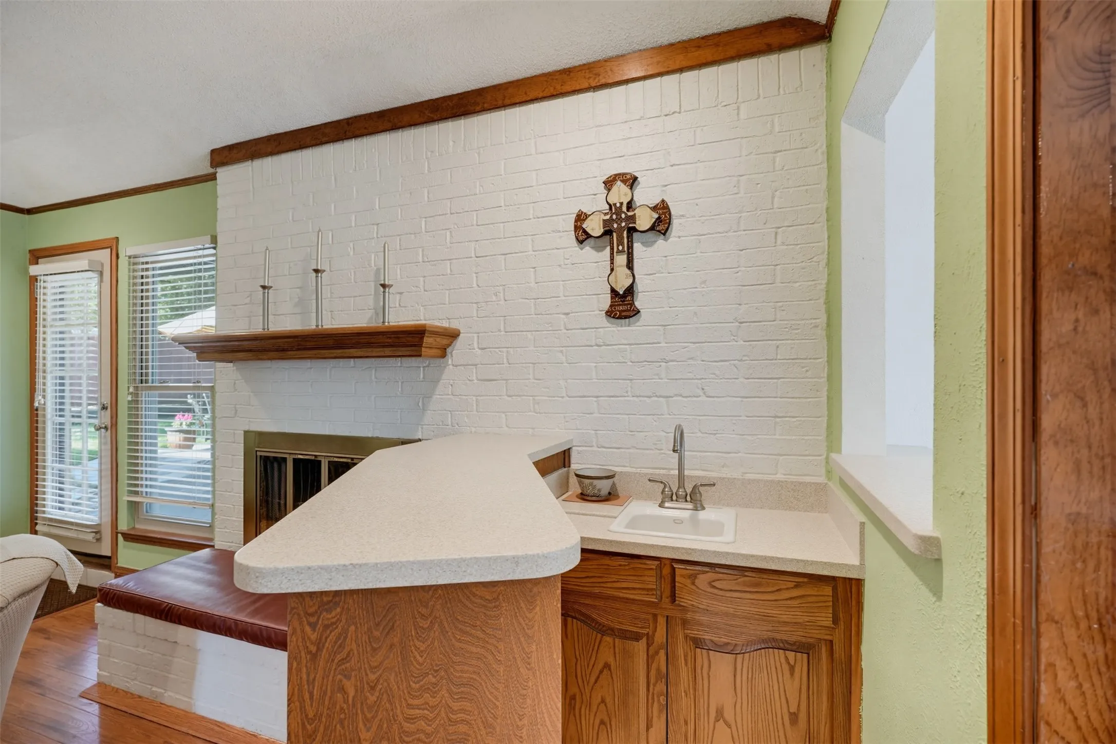 Single Family Residence For Sale in Tarrant County , 3824 Fox Hollow Drive, Bedford, Texas 76021, 3 Bedroom, 2 Bathroom, 2 Garage spaces, 1,720 Sqft, built in 1978, mls#21374290, Real Estate Agent in Bedford, Homes For Sale in Tarrant county, Homes For Sale in Bedford, Realtor in Bedford Texas, Real Estate Brokerage Independent Realty Texas, Luminita Cordes Realtor