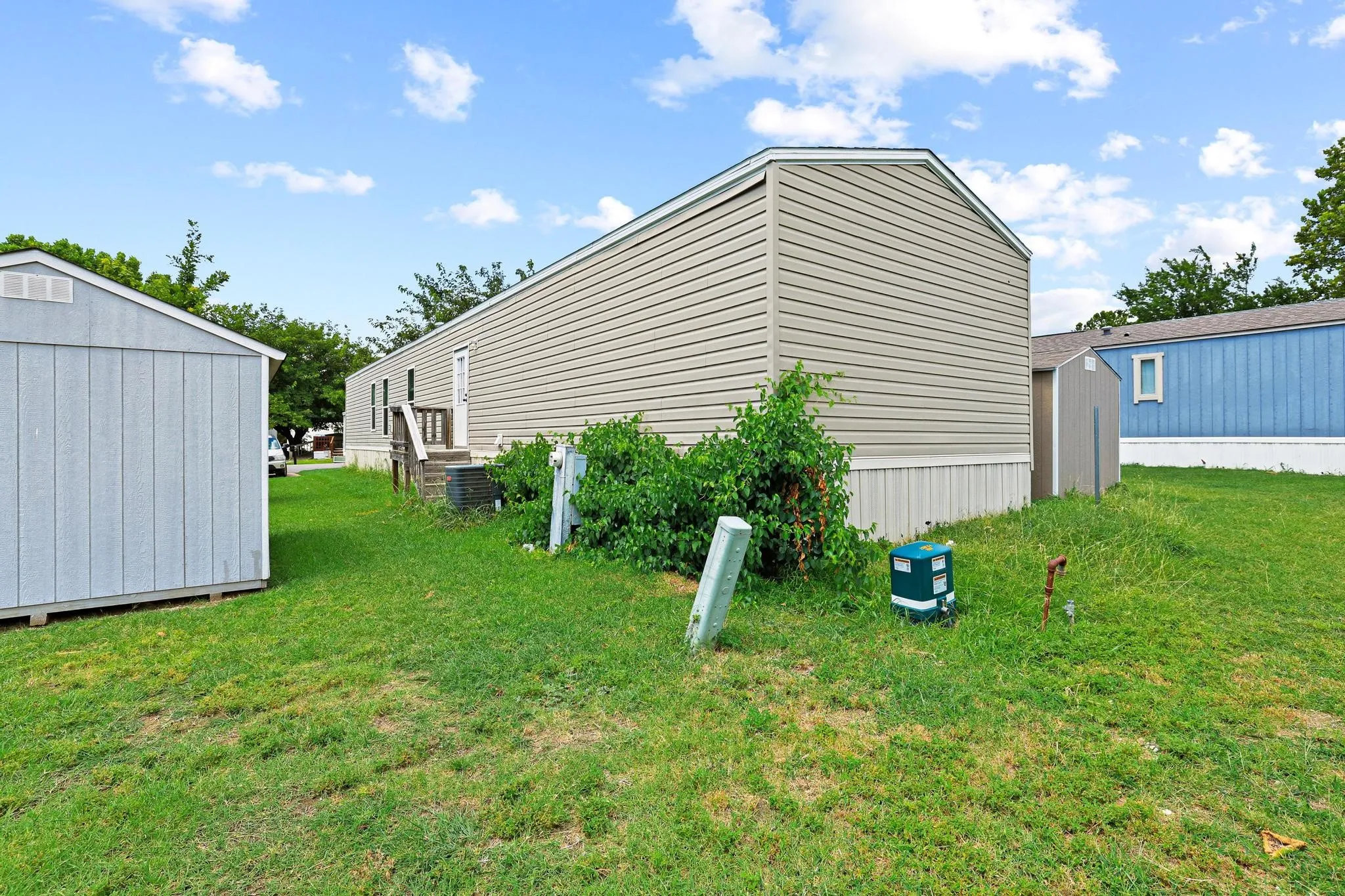 Manufactured Home For Sale in Grayson County , 132 Knollwood Drive, Sherman, Texas 75092, 3 Bedroom, 2 Bathroom, Garage spaces, 1,216 Sqft, built in 2018, mls#21374477, Real Estate Agent in Sherman, Homes For Sale in Grayson county, Homes For Sale in Sherman, Realtor in Sherman Texas, Real Estate Brokerage Independent Realty Texas, Luminita Cordes Realtor
