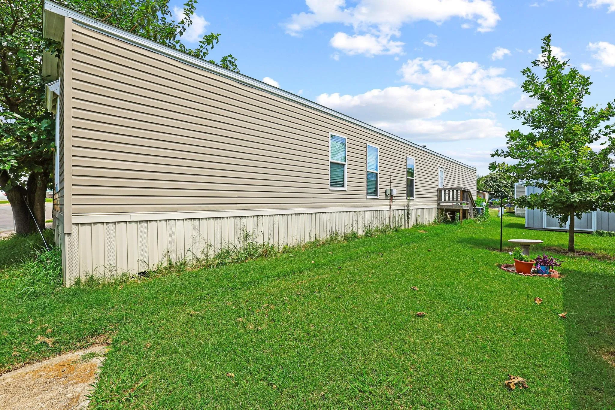 Manufactured Home For Sale in Grayson County , 132 Knollwood Drive, Sherman, Texas 75092, 3 Bedroom, 2 Bathroom, Garage spaces, 1,216 Sqft, built in 2018, mls#21374477, Real Estate Agent in Sherman, Homes For Sale in Grayson county, Homes For Sale in Sherman, Realtor in Sherman Texas, Real Estate Brokerage Independent Realty Texas, Luminita Cordes Realtor
