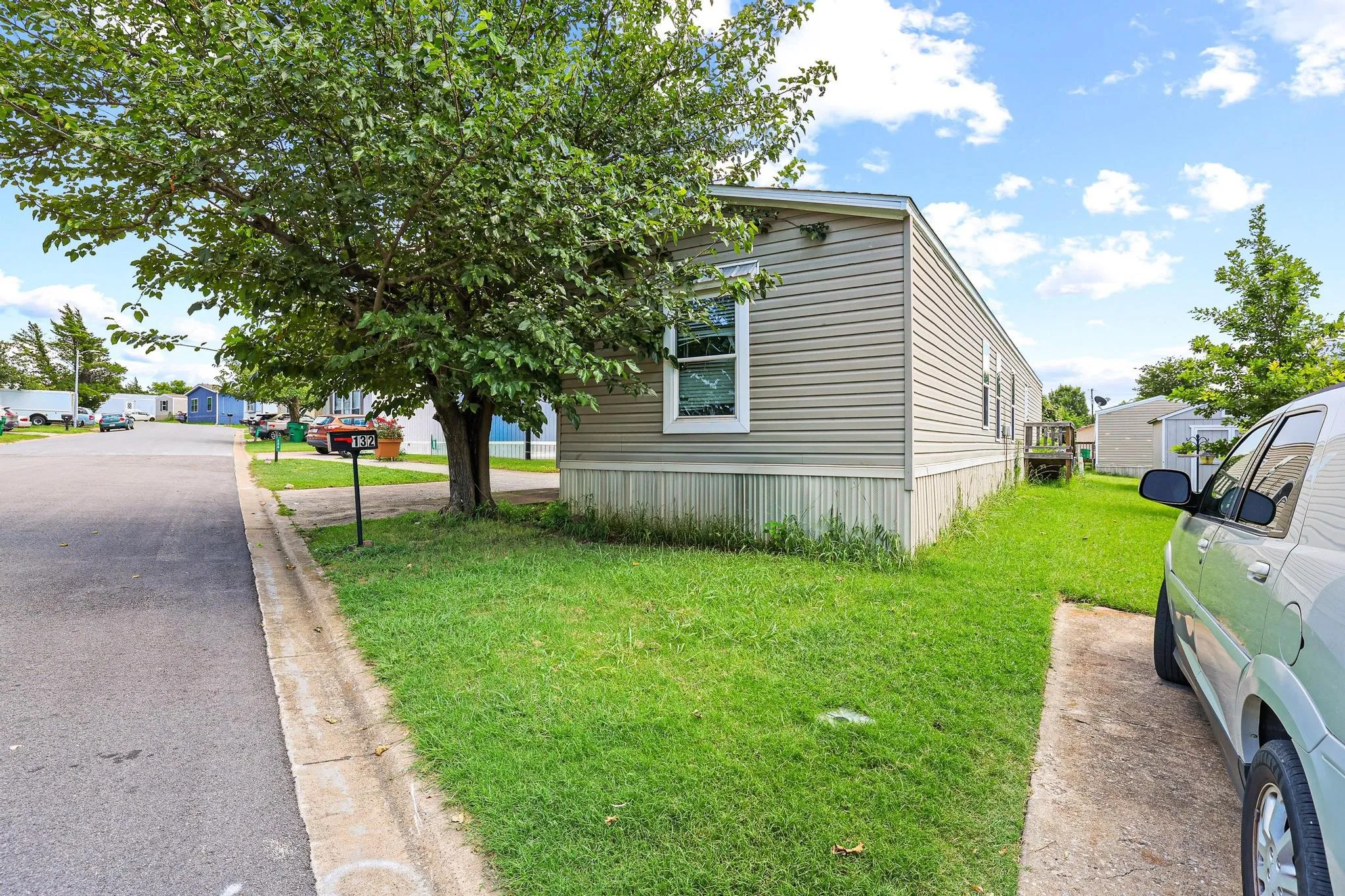 Manufactured Home For Sale in Grayson County , 132 Knollwood Drive, Sherman, Texas 75092, 3 Bedroom, 2 Bathroom, Garage spaces, 1,216 Sqft, built in 2018, mls#21374477, Real Estate Agent in Sherman, Homes For Sale in Grayson county, Homes For Sale in Sherman, Realtor in Sherman Texas, Real Estate Brokerage Independent Realty Texas, Luminita Cordes Realtor