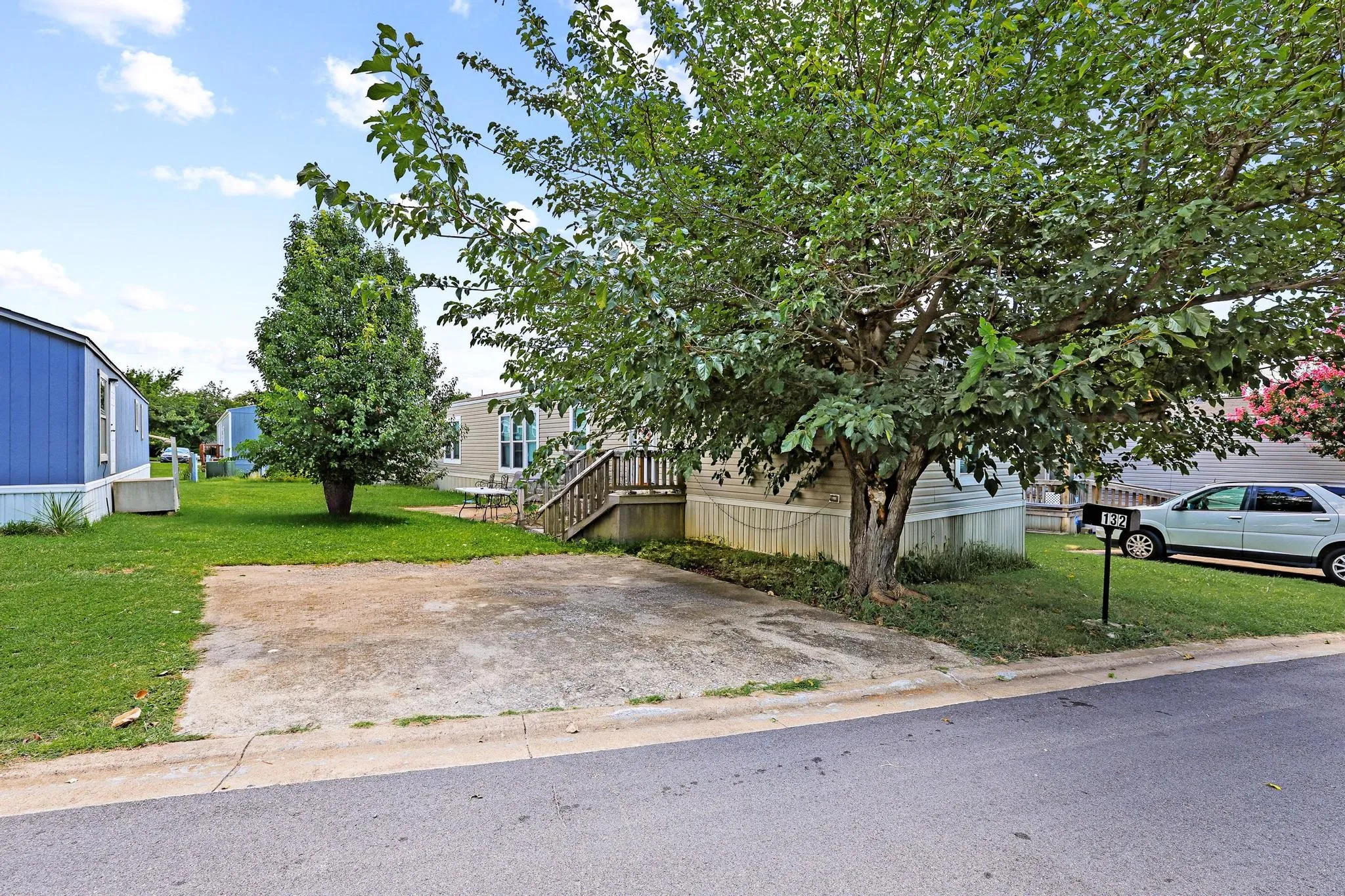 Manufactured Home For Sale in Grayson County , 132 Knollwood Drive, Sherman, Texas 75092, 3 Bedroom, 2 Bathroom, Garage spaces, 1,216 Sqft, built in 2018, mls#21374477, Real Estate Agent in Sherman, Homes For Sale in Grayson county, Homes For Sale in Sherman, Realtor in Sherman Texas, Real Estate Brokerage Independent Realty Texas, Luminita Cordes Realtor