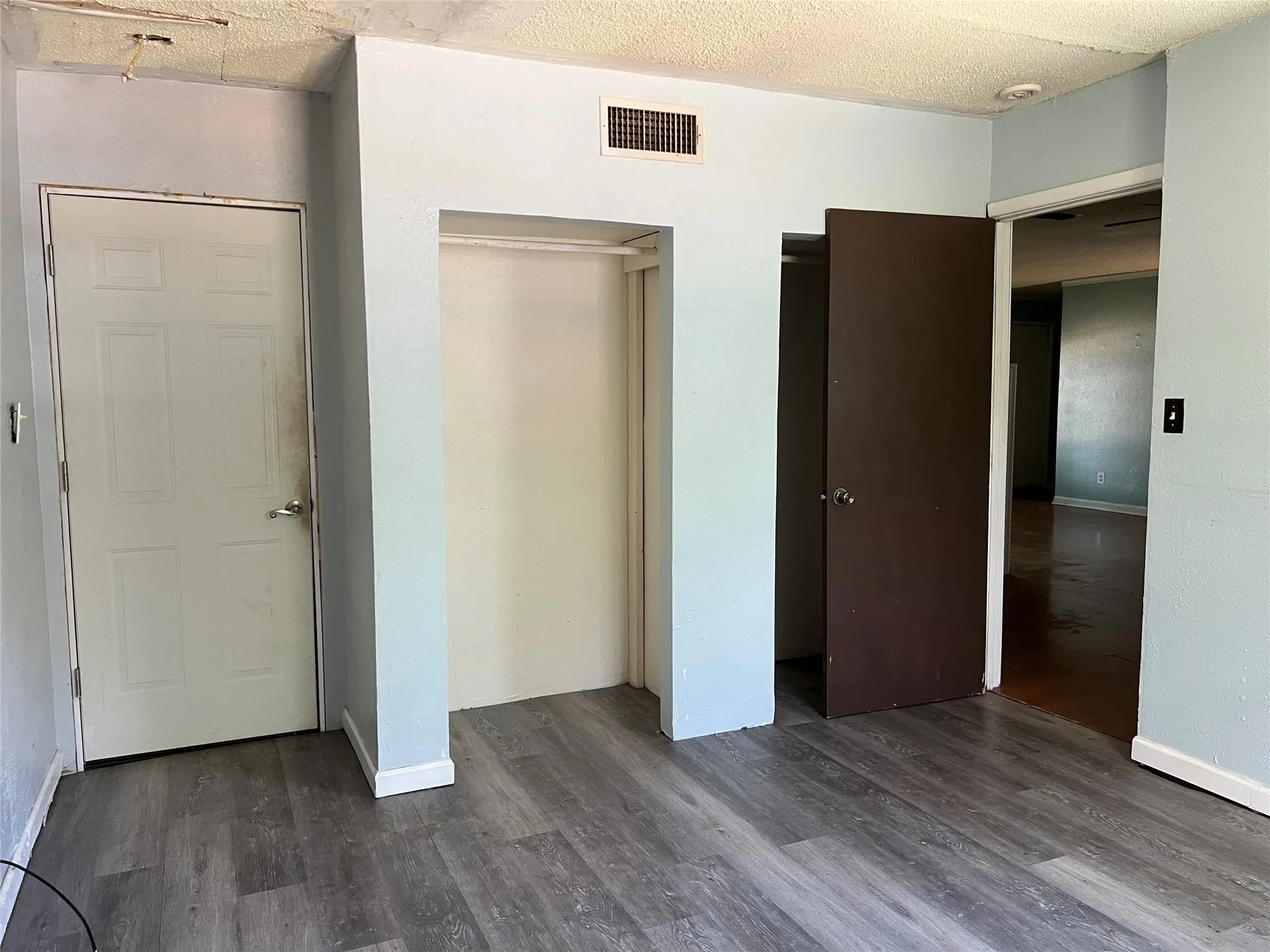 Single Family Residence For Sale in Wichita County , 4306 Barnett Drive, Wichita Falls, Texas 76308, 3 Bedroom, 1 Bathroom, 1 Garage spaces, 998 Sqft, built in 1965, mls#21374536, Real Estate Agent in Wichita Falls, Homes For Sale in Wichita county, Homes For Sale in Wichita Falls, Realtor in Wichita Falls Texas, Real Estate Brokerage Independent Realty Texas, Luminita Cordes Realtor