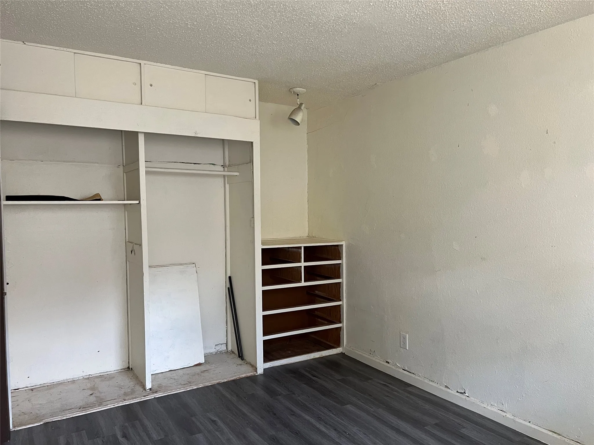 Single Family Residence For Sale in Wichita County , 4306 Barnett Drive, Wichita Falls, Texas 76308, 3 Bedroom, 1 Bathroom, 1 Garage spaces, 998 Sqft, built in 1965, mls#21374536, Real Estate Agent in Wichita Falls, Homes For Sale in Wichita county, Homes For Sale in Wichita Falls, Realtor in Wichita Falls Texas, Real Estate Brokerage Independent Realty Texas, Luminita Cordes Realtor