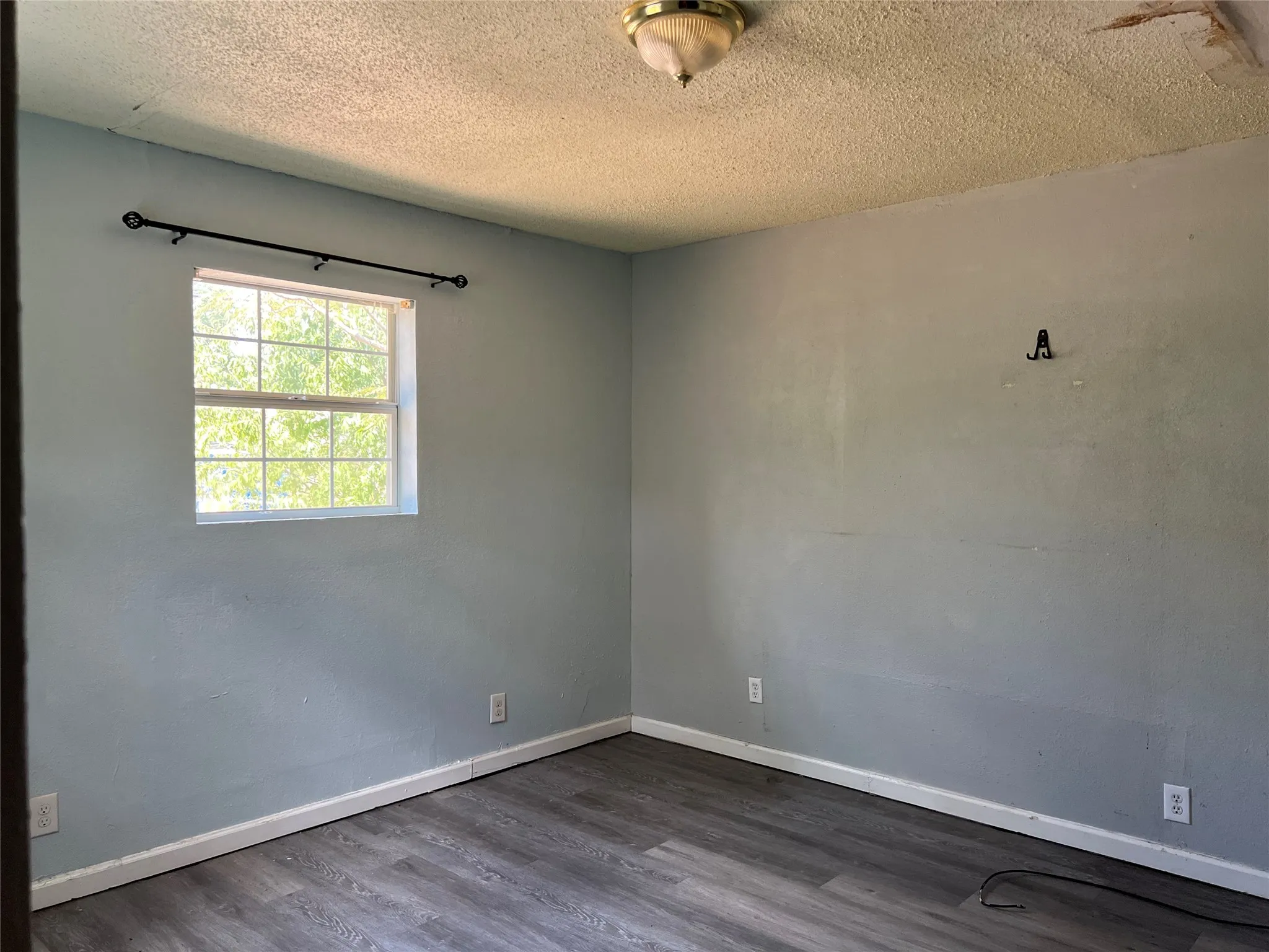 Single Family Residence For Sale in Wichita County , 4306 Barnett Drive, Wichita Falls, Texas 76308, 3 Bedroom, 1 Bathroom, 1 Garage spaces, 998 Sqft, built in 1965, mls#21374536, Real Estate Agent in Wichita Falls, Homes For Sale in Wichita county, Homes For Sale in Wichita Falls, Realtor in Wichita Falls Texas, Real Estate Brokerage Independent Realty Texas, Luminita Cordes Realtor