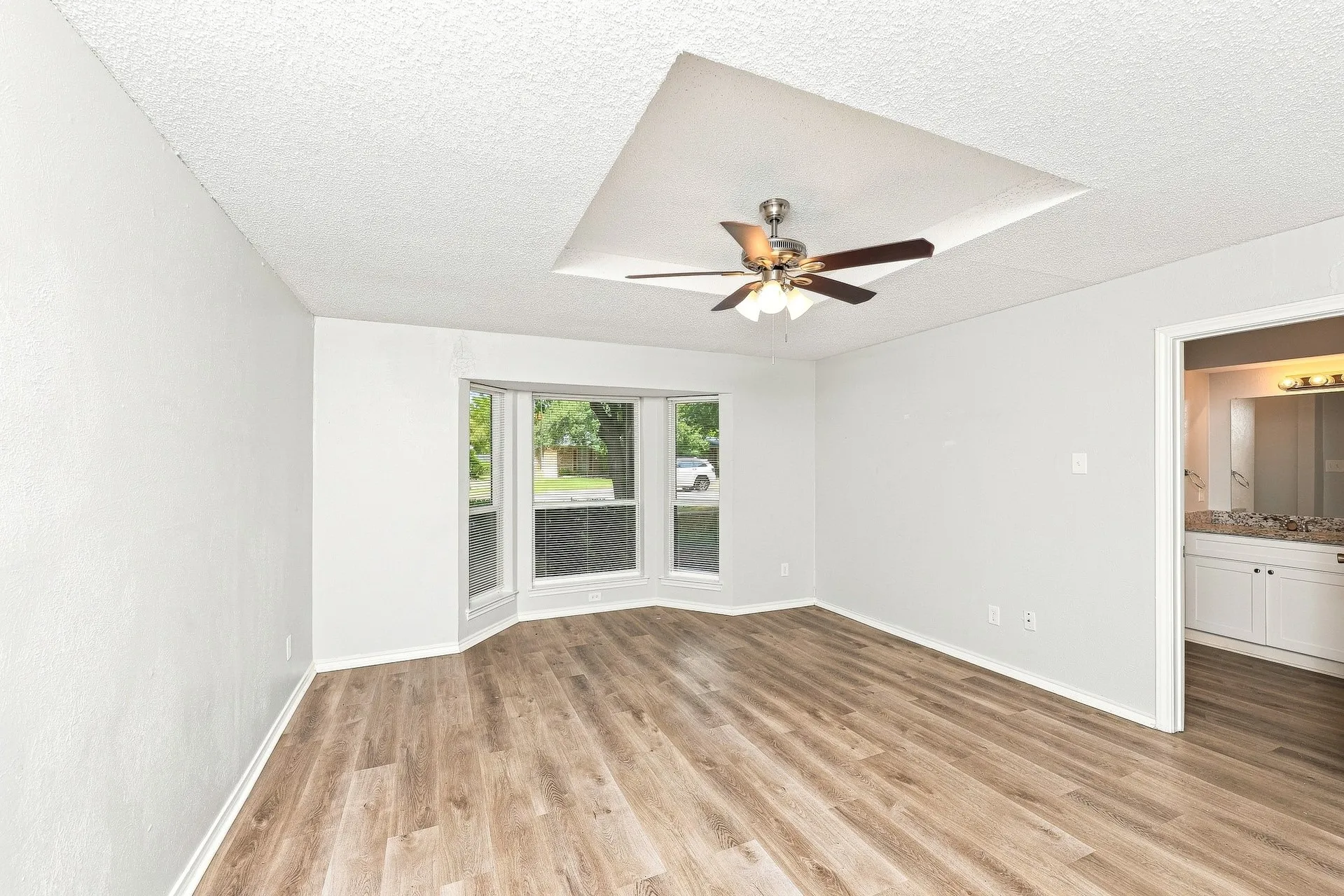 Single Family Residence For Rent in Dallas County , 422 Ash Lane, Lancaster, Texas 75146, 3 Bedroom, 2 Bathroom, Garage spaces, 1,651 Sqft, built in 1982, mls#21374545, Real Estate Agent in Lancaster, Homes For Rent in Dallas county, Homes For Rent in Lancaster, Realtor in Lancaster Texas, Real Estate Brokerage Independent Realty Texas, Luminita Cordes Realtor