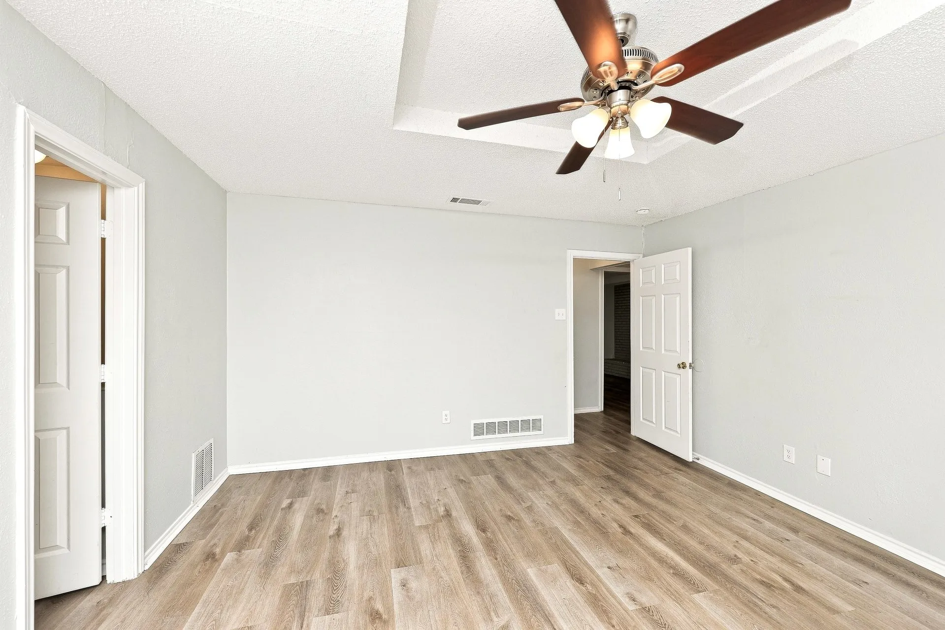 Single Family Residence For Rent in Dallas County , 422 Ash Lane, Lancaster, Texas 75146, 3 Bedroom, 2 Bathroom, Garage spaces, 1,651 Sqft, built in 1982, mls#21374545, Real Estate Agent in Lancaster, Homes For Rent in Dallas county, Homes For Rent in Lancaster, Realtor in Lancaster Texas, Real Estate Brokerage Independent Realty Texas, Luminita Cordes Realtor