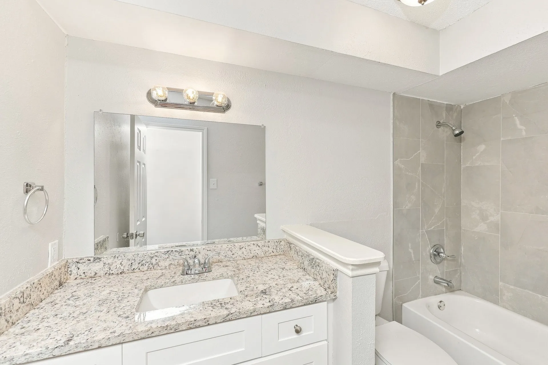 Single Family Residence For Rent in Dallas County , 422 Ash Lane, Lancaster, Texas 75146, 3 Bedroom, 2 Bathroom, Garage spaces, 1,651 Sqft, built in 1982, mls#21374545, Real Estate Agent in Lancaster, Homes For Rent in Dallas county, Homes For Rent in Lancaster, Realtor in Lancaster Texas, Real Estate Brokerage Independent Realty Texas, Luminita Cordes Realtor