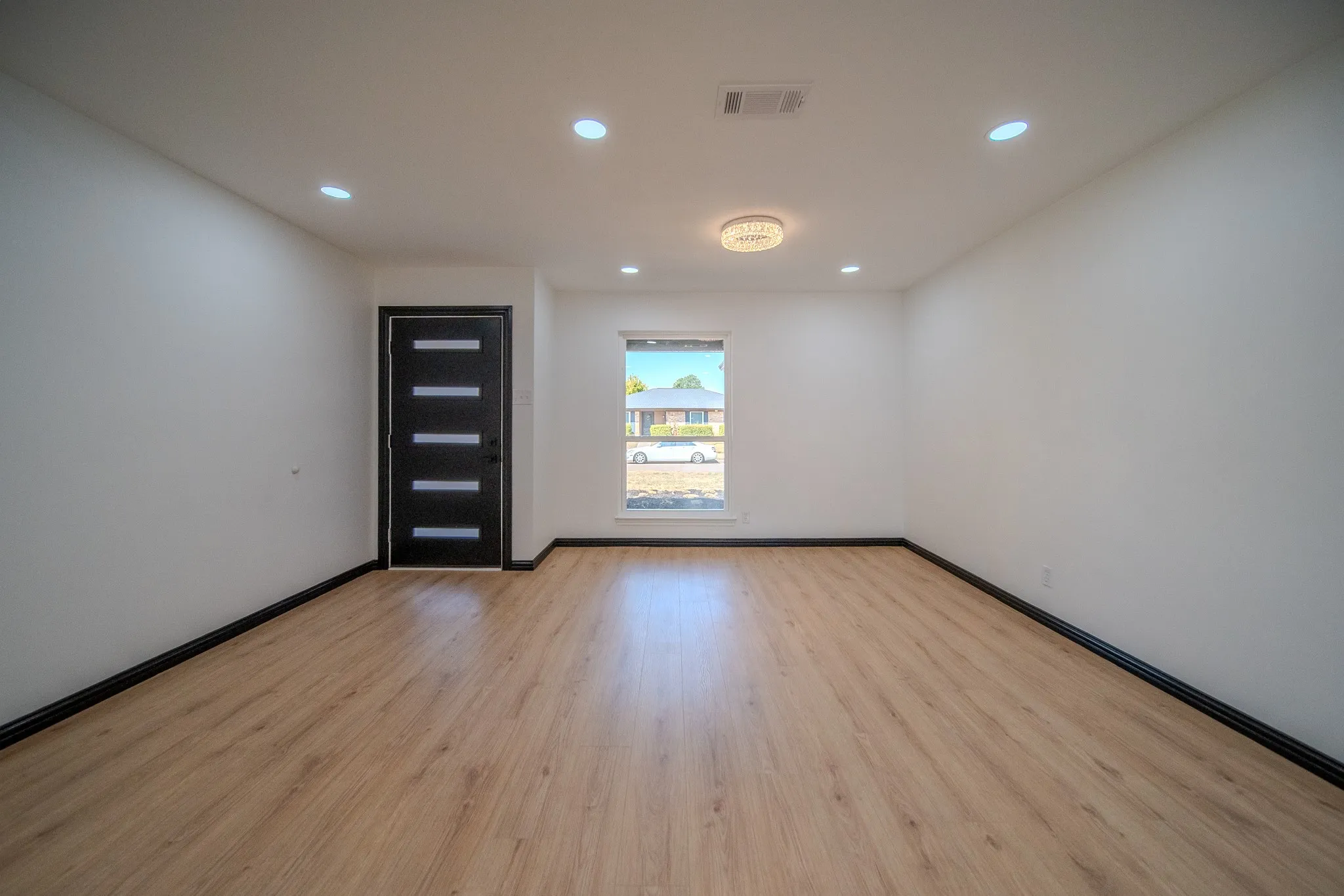 Single Family Residence For Sale in Dallas County , 238 Prairie Vista Drive, Dallas, Texas 75217, 3 Bedroom, 2 Bathroom, 2 Garage spaces, 1,440 Sqft, built in 1979, mls#21374523, Real Estate Agent in Dallas, Homes For Sale in Dallas county, Homes For Sale in Dallas, Realtor in Dallas Texas, Real Estate Brokerage Independent Realty Texas, Luminita Cordes Realtor