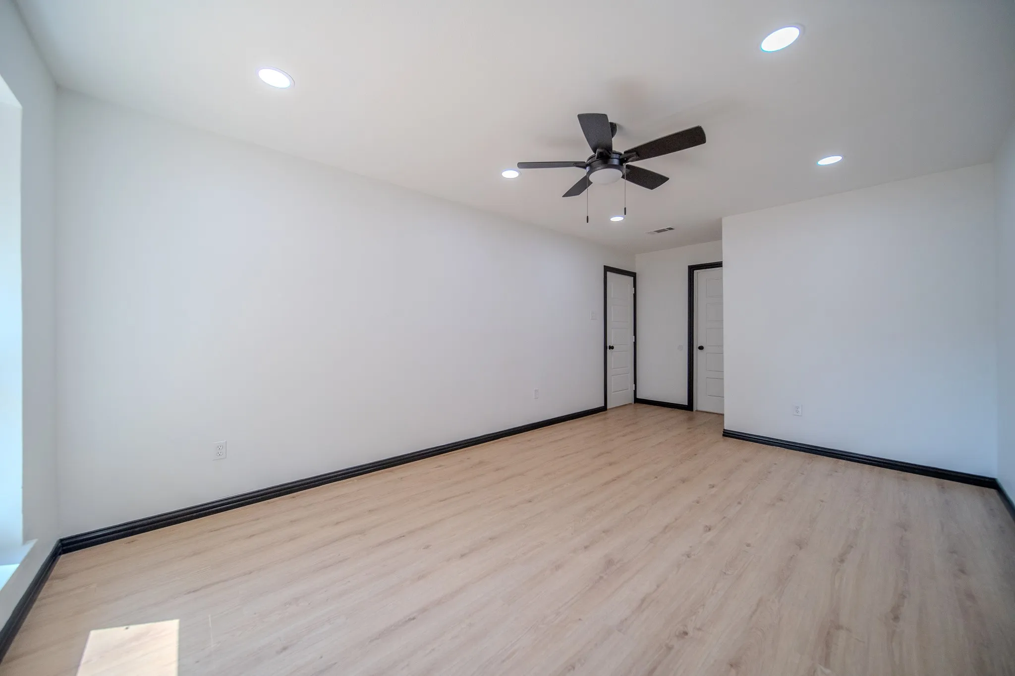 Single Family Residence For Sale in Dallas County , 238 Prairie Vista Drive, Dallas, Texas 75217, 3 Bedroom, 2 Bathroom, 2 Garage spaces, 1,440 Sqft, built in 1979, mls#21374523, Real Estate Agent in Dallas, Homes For Sale in Dallas county, Homes For Sale in Dallas, Realtor in Dallas Texas, Real Estate Brokerage Independent Realty Texas, Luminita Cordes Realtor