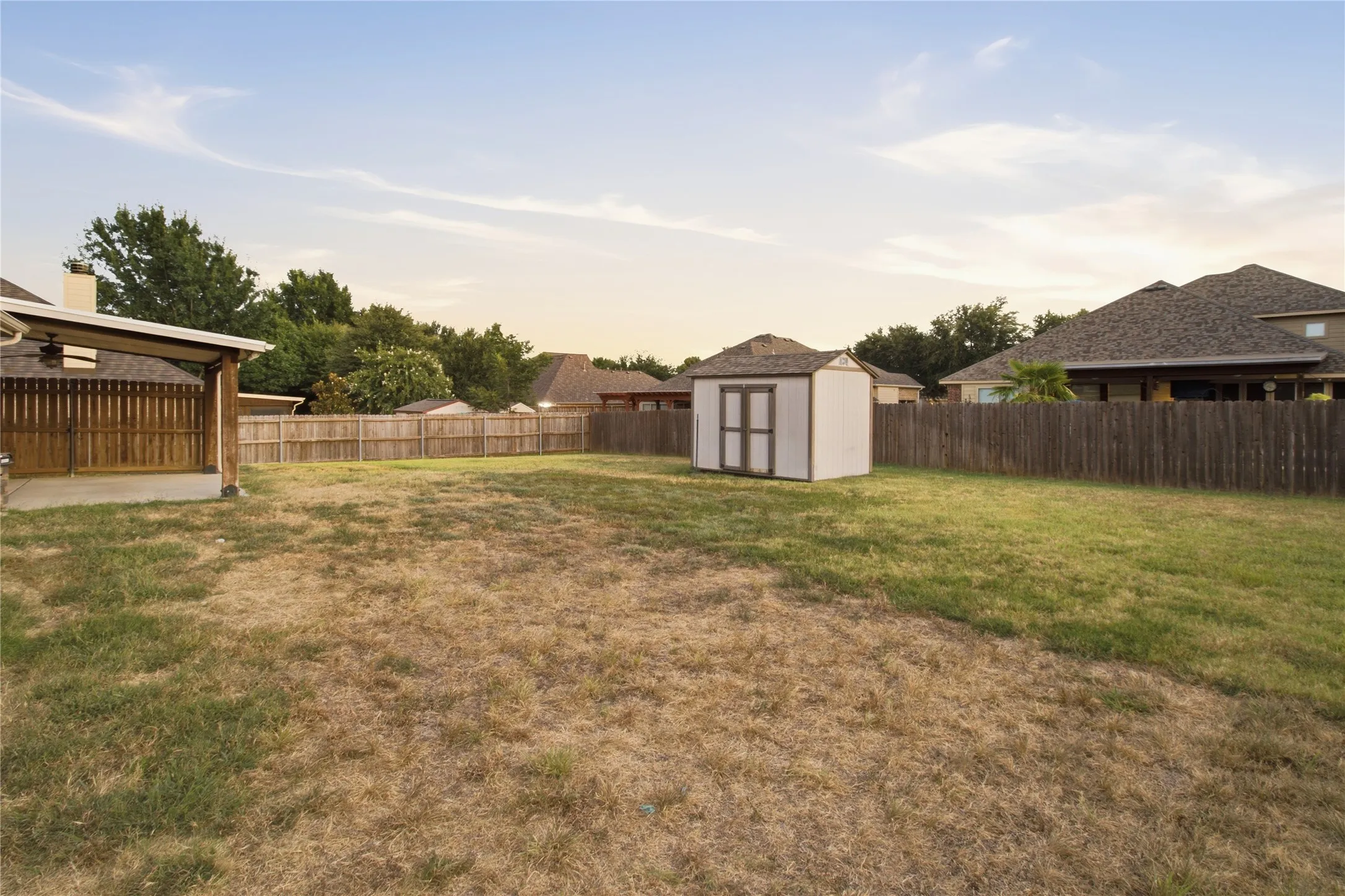 Single Family Residence For Rent in Tarrant County , 1105 Sunland Court, Mansfield, Texas 76063, 4 Bedroom, 2 Bathroom, 2 Garage spaces, 2,384 Sqft, built in 2009, mls#21374553, Real Estate Agent in Mansfield, Homes For Rent in Tarrant county, Homes For Rent in Mansfield, Realtor in Mansfield Texas, Real Estate Brokerage Independent Realty Texas, Luminita Cordes Realtor