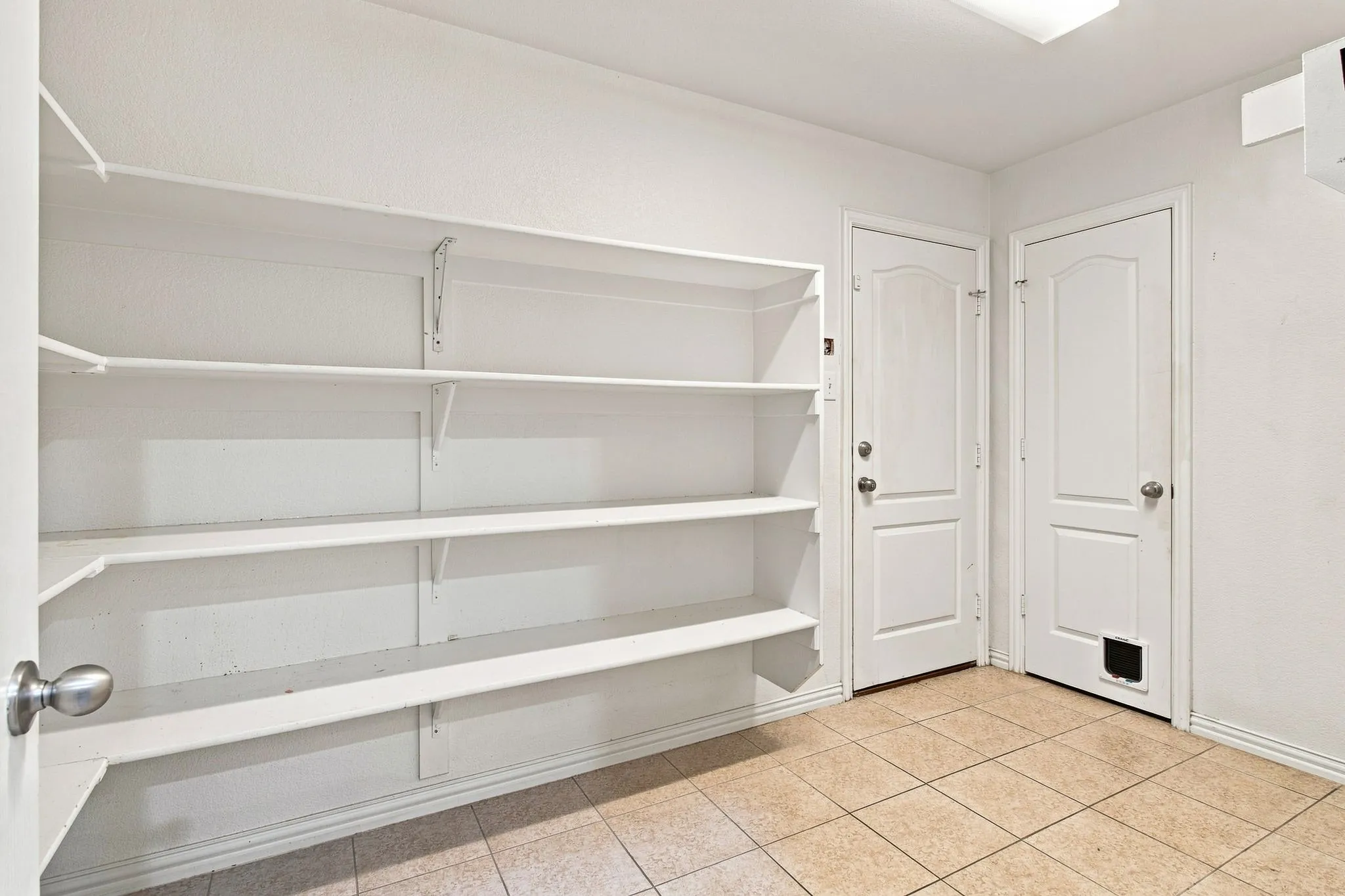 Single Family Residence For Rent in Tarrant County , 1105 Sunland Court, Mansfield, Texas 76063, 4 Bedroom, 2 Bathroom, 2 Garage spaces, 2,384 Sqft, built in 2009, mls#21374553, Real Estate Agent in Mansfield, Homes For Rent in Tarrant county, Homes For Rent in Mansfield, Realtor in Mansfield Texas, Real Estate Brokerage Independent Realty Texas, Luminita Cordes Realtor