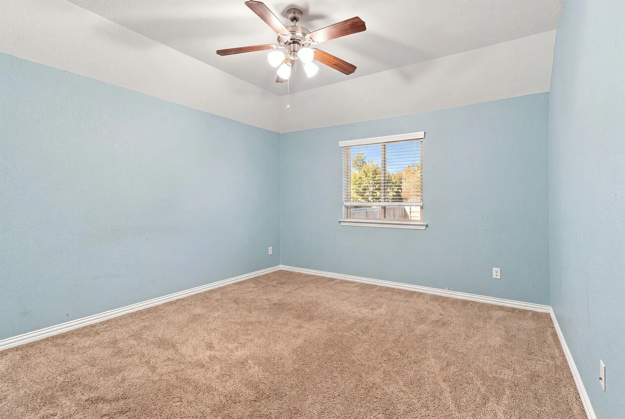 Single Family Residence For Rent in Tarrant County , 1105 Sunland Court, Mansfield, Texas 76063, 4 Bedroom, 2 Bathroom, 2 Garage spaces, 2,384 Sqft, built in 2009, mls#21374553, Real Estate Agent in Mansfield, Homes For Rent in Tarrant county, Homes For Rent in Mansfield, Realtor in Mansfield Texas, Real Estate Brokerage Independent Realty Texas, Luminita Cordes Realtor