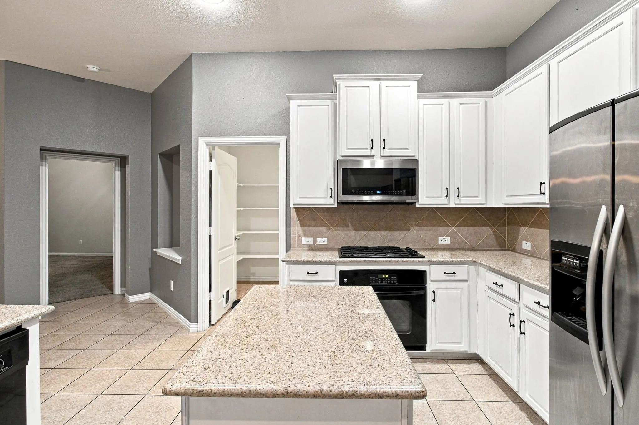 Single Family Residence For Rent in Tarrant County , 1105 Sunland Court, Mansfield, Texas 76063, 4 Bedroom, 2 Bathroom, 2 Garage spaces, 2,384 Sqft, built in 2009, mls#21374553, Real Estate Agent in Mansfield, Homes For Rent in Tarrant county, Homes For Rent in Mansfield, Realtor in Mansfield Texas, Real Estate Brokerage Independent Realty Texas, Luminita Cordes Realtor