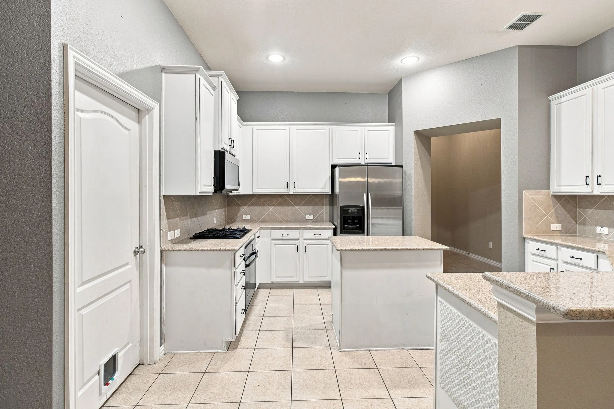 Single Family Residence For Rent in Tarrant County , 1105 Sunland Court, Mansfield, Texas 76063, 4 Bedroom, 2 Bathroom, 2 Garage spaces, 2,384 Sqft, built in 2009, mls#21374553, Real Estate Agent in Mansfield, Homes For Rent in Tarrant county, Homes For Rent in Mansfield, Realtor in Mansfield Texas, Real Estate Brokerage Independent Realty Texas, Luminita Cordes Realtor