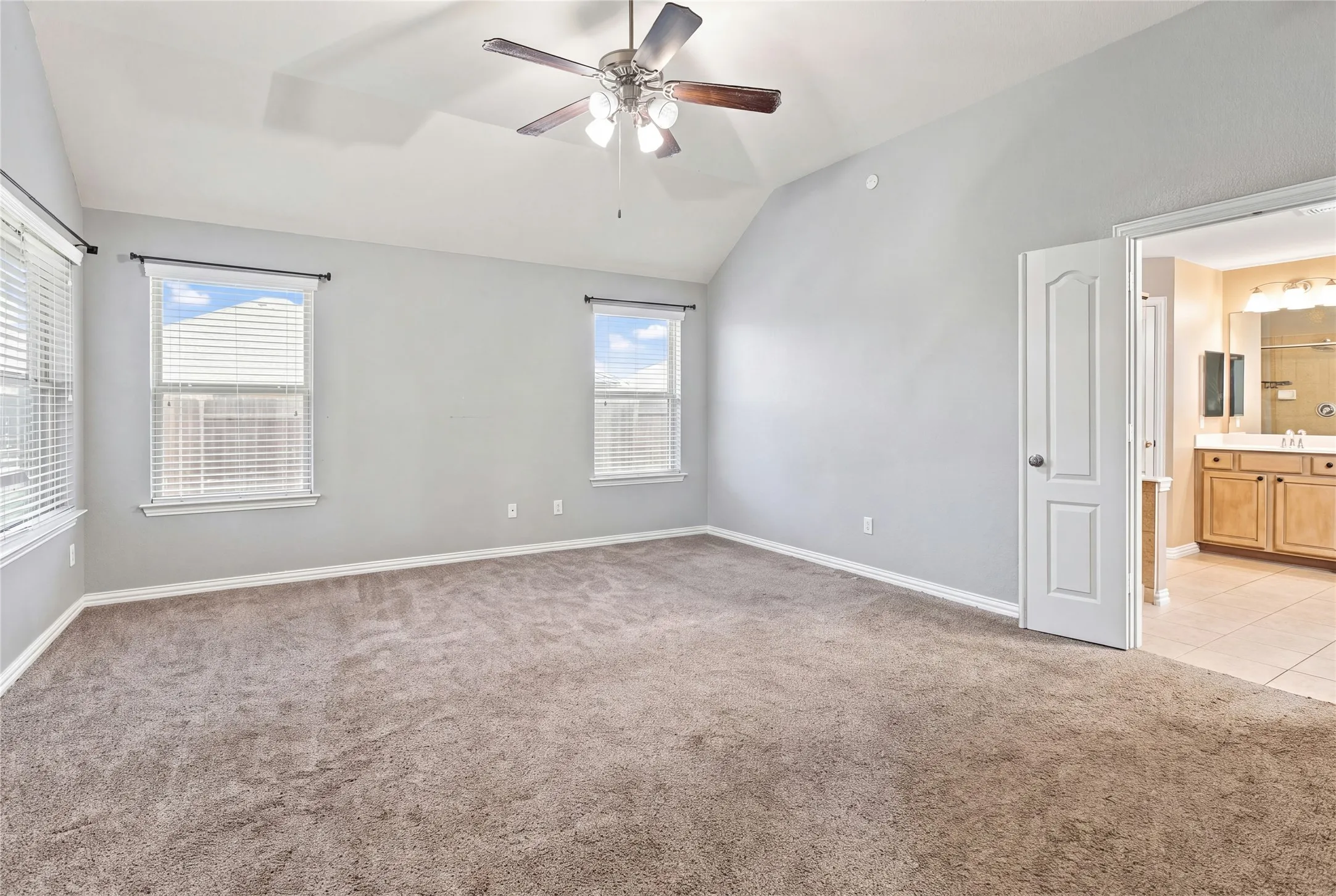 Single Family Residence For Rent in Tarrant County , 1105 Sunland Court, Mansfield, Texas 76063, 4 Bedroom, 2 Bathroom, 2 Garage spaces, 2,384 Sqft, built in 2009, mls#21374553, Real Estate Agent in Mansfield, Homes For Rent in Tarrant county, Homes For Rent in Mansfield, Realtor in Mansfield Texas, Real Estate Brokerage Independent Realty Texas, Luminita Cordes Realtor