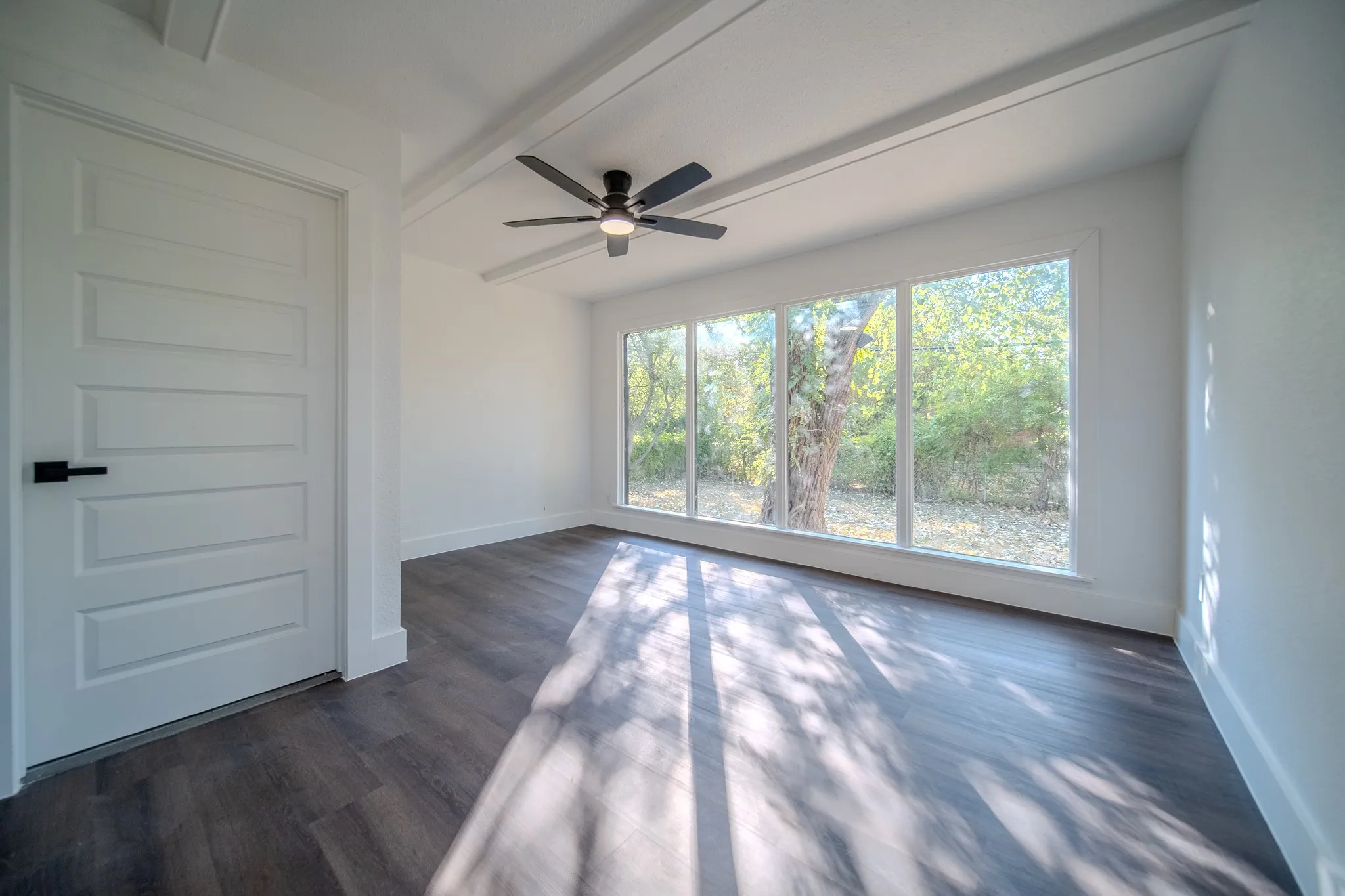 Single Family Residence For Sale in Dallas County , 1530 Hillcrest Street, Mesquite, Texas 75149, 4 Bedroom, 3 Bathroom, Garage spaces, 1,485 Sqft, built in 1955, mls#21374327, Real Estate Agent in Mesquite, Homes For Sale in Dallas county, Homes For Sale in Mesquite, Realtor in Mesquite Texas, Real Estate Brokerage Independent Realty Texas, Luminita Cordes Realtor