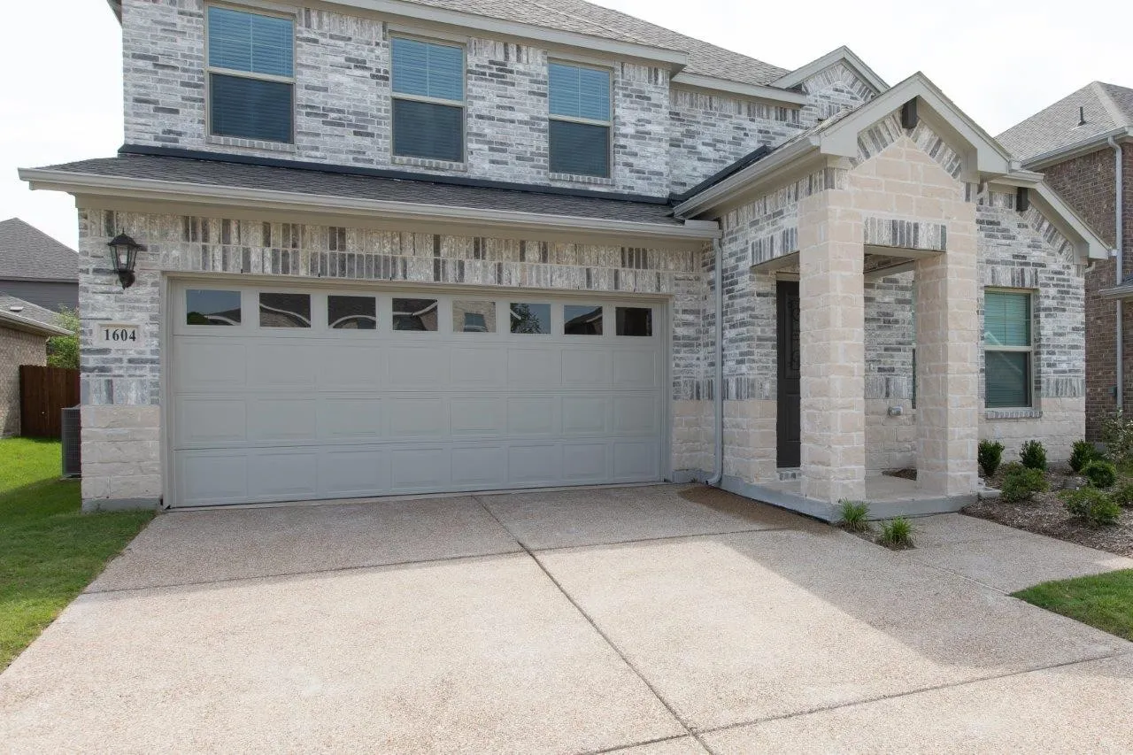 Single Family Residence For Rent in Collin County , 1604 Mineral Point Place, Melissa, Texas 75454, 4 Bedroom, 3 Bathroom, 2 Garage spaces, 2,973 Sqft, built in 2022, mls#21373884, Real Estate Agent in Melissa, Homes For Rent in Collin county, Homes For Rent in Melissa, Realtor in Melissa Texas, Real Estate Brokerage Independent Realty Texas, Luminita Cordes Realtor