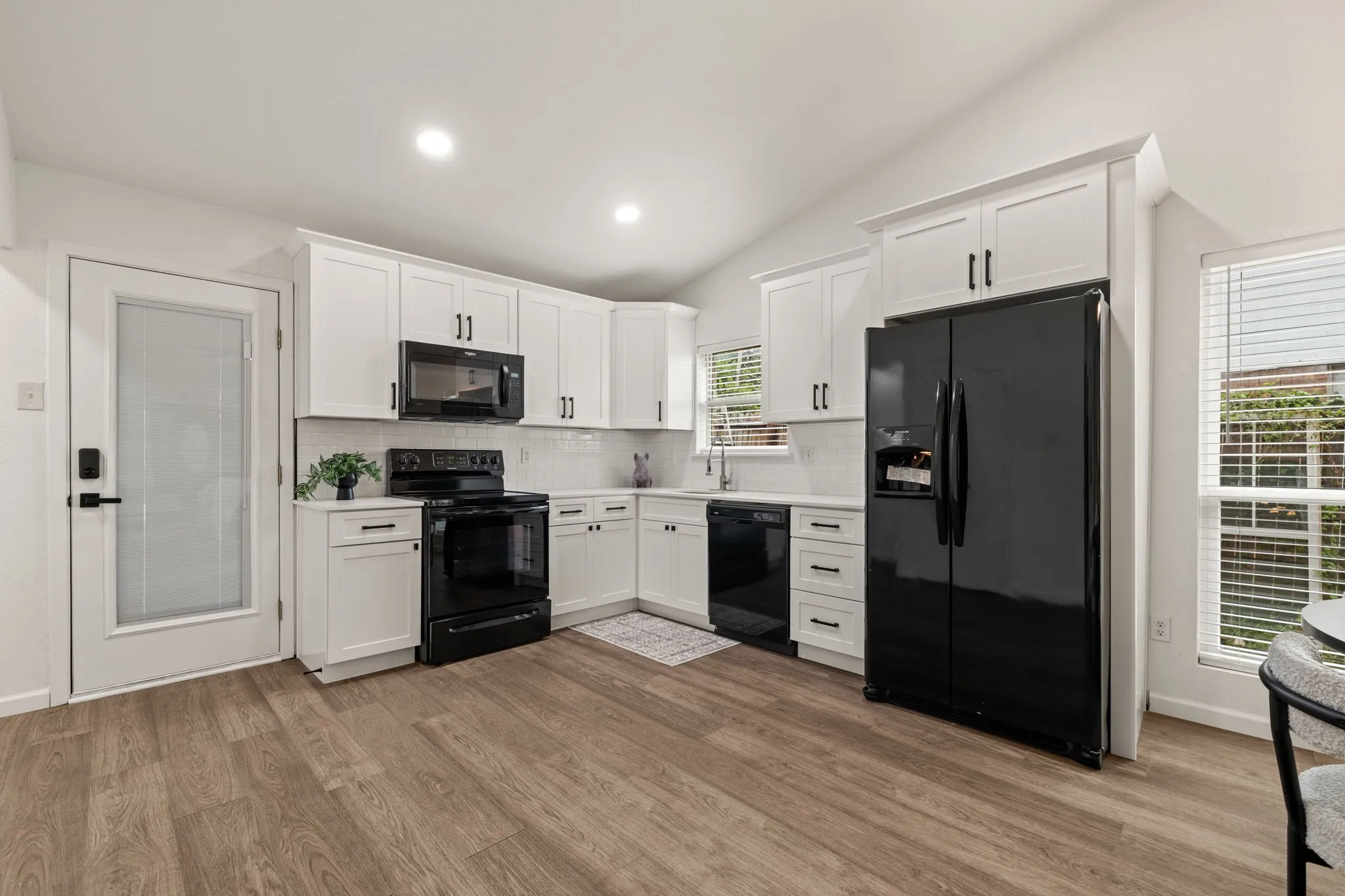 Single Family Residence For Sale in Dallas County , 834 Versailles Drive, Mesquite, Texas 75149, 2 Bedroom, 2 Bathroom, Garage spaces, 1,125 Sqft, built in 1984, mls#21373873, Real Estate Agent in Mesquite, Homes For Sale in Dallas county, Homes For Sale in Mesquite, Realtor in Mesquite Texas, Real Estate Brokerage Independent Realty Texas, Luminita Cordes Realtor