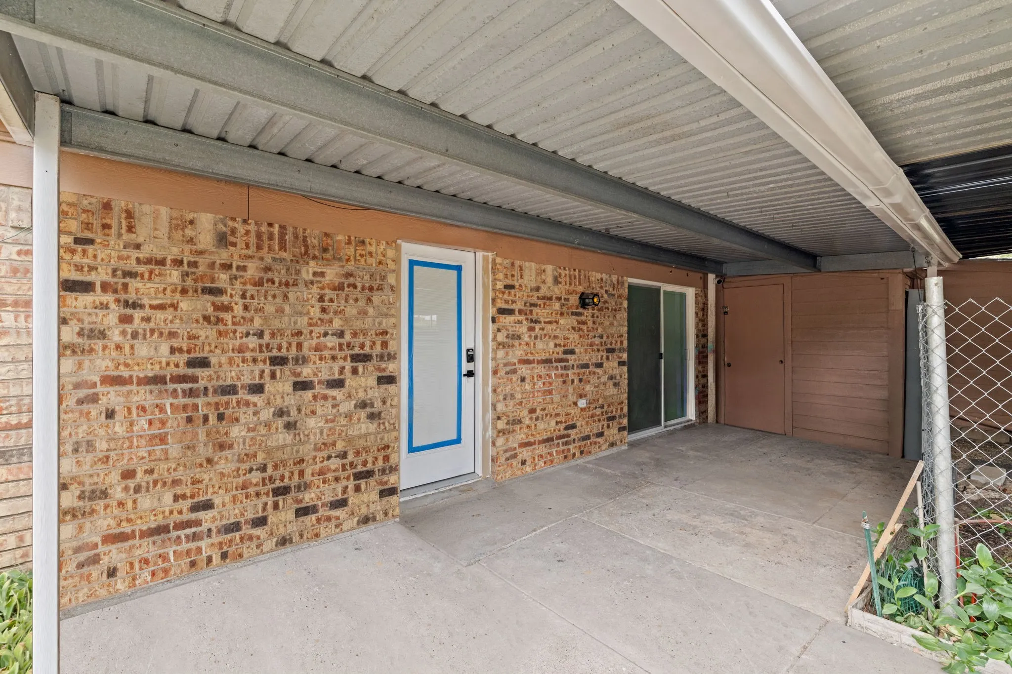 Single Family Residence For Sale in Dallas County , 834 Versailles Drive, Mesquite, Texas 75149, 2 Bedroom, 2 Bathroom, Garage spaces, 1,125 Sqft, built in 1984, mls#21373873, Real Estate Agent in Mesquite, Homes For Sale in Dallas county, Homes For Sale in Mesquite, Realtor in Mesquite Texas, Real Estate Brokerage Independent Realty Texas, Luminita Cordes Realtor