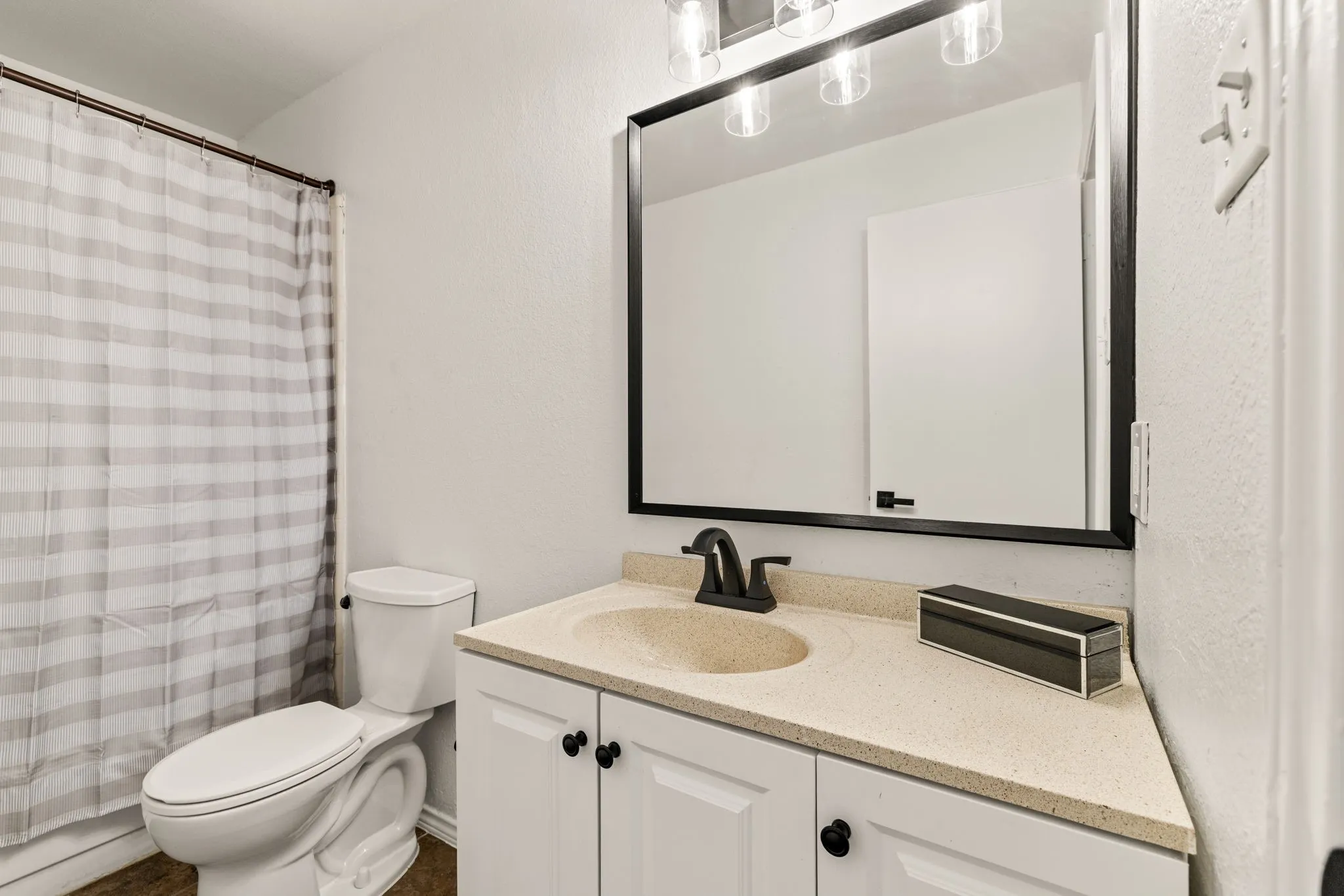 Single Family Residence For Sale in Dallas County , 834 Versailles Drive, Mesquite, Texas 75149, 2 Bedroom, 2 Bathroom, Garage spaces, 1,125 Sqft, built in 1984, mls#21373873, Real Estate Agent in Mesquite, Homes For Sale in Dallas county, Homes For Sale in Mesquite, Realtor in Mesquite Texas, Real Estate Brokerage Independent Realty Texas, Luminita Cordes Realtor