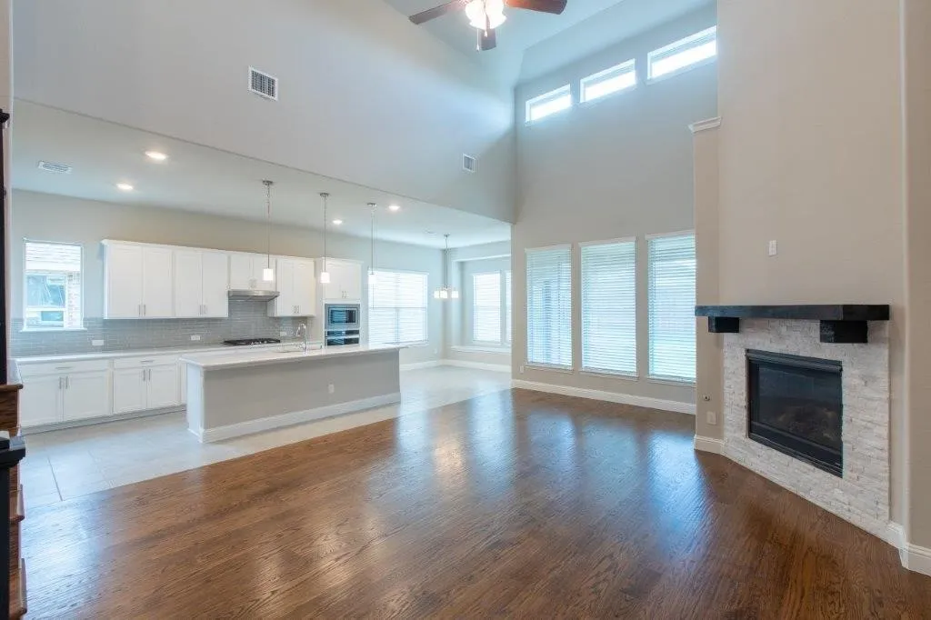 Single Family Residence For Rent in Collin County , 3125 Swather Drive, Mc Kinney, Texas 75071, 5 Bedroom, 4 Bathroom, 2 Garage spaces, 3,274 Sqft, built in 2022, mls#21374560, Real Estate Agent in Mc Kinney, Homes For Rent in Collin county, Homes For Rent in Mc Kinney, Realtor in Mc Kinney Texas, Real Estate Brokerage Independent Realty Texas, Luminita Cordes Realtor