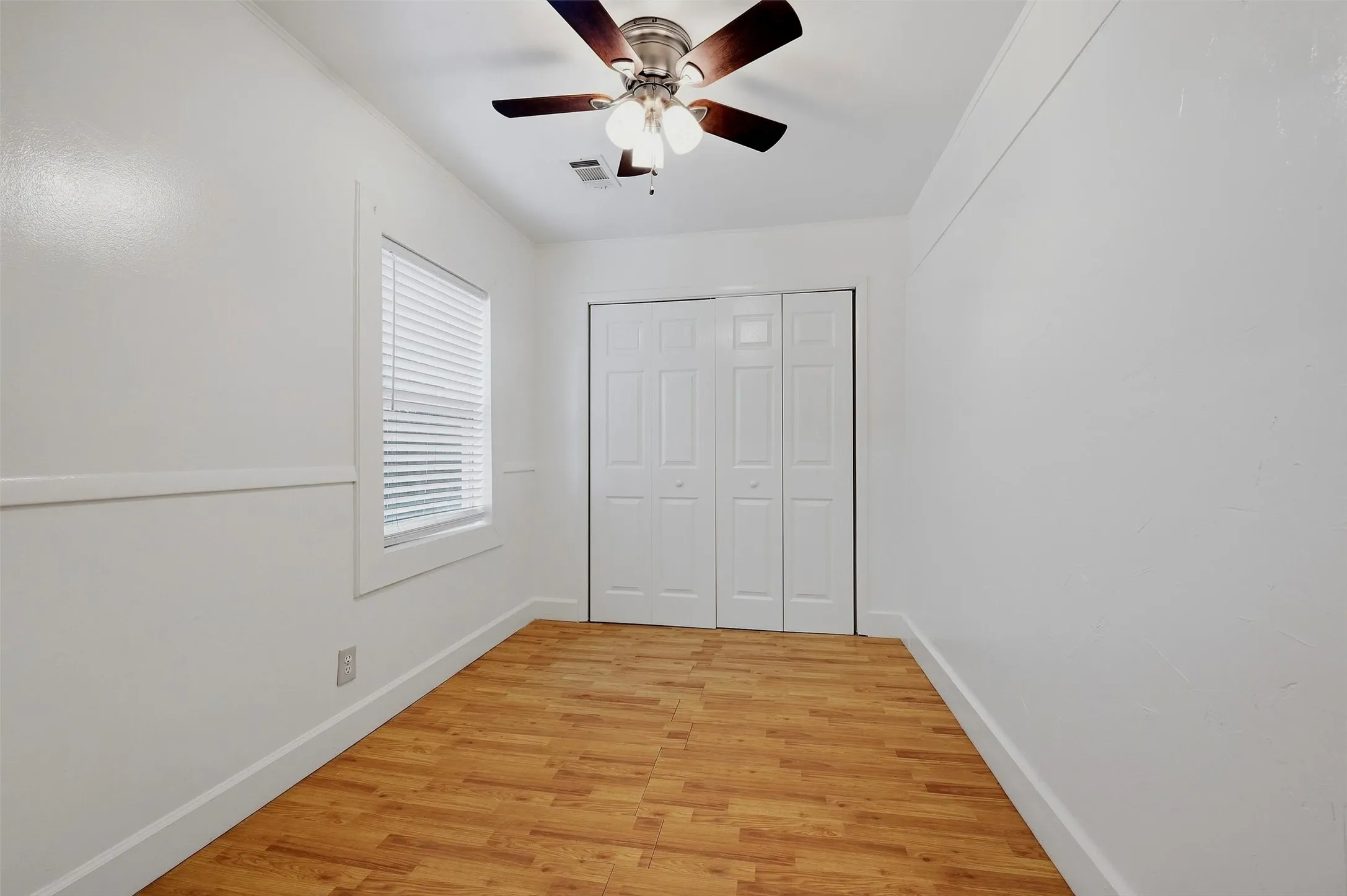 Single Family Residence For Sale in Grayson County , 111 Atkinson Drive, Sherman, Texas 75092, 3 Bedroom, 1 Bathroom, 1 Garage spaces, 1,048 Sqft, built in 1955, mls#21374011, Real Estate Agent in Sherman, Homes For Sale in Grayson county, Homes For Sale in Sherman, Realtor in Sherman Texas, Real Estate Brokerage Independent Realty Texas, Luminita Cordes Realtor