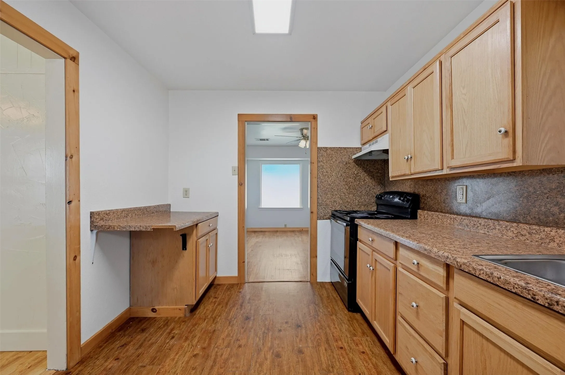 Single Family Residence For Sale in Grayson County , 111 Atkinson Drive, Sherman, Texas 75092, 3 Bedroom, 1 Bathroom, 1 Garage spaces, 1,048 Sqft, built in 1955, mls#21374011, Real Estate Agent in Sherman, Homes For Sale in Grayson county, Homes For Sale in Sherman, Realtor in Sherman Texas, Real Estate Brokerage Independent Realty Texas, Luminita Cordes Realtor