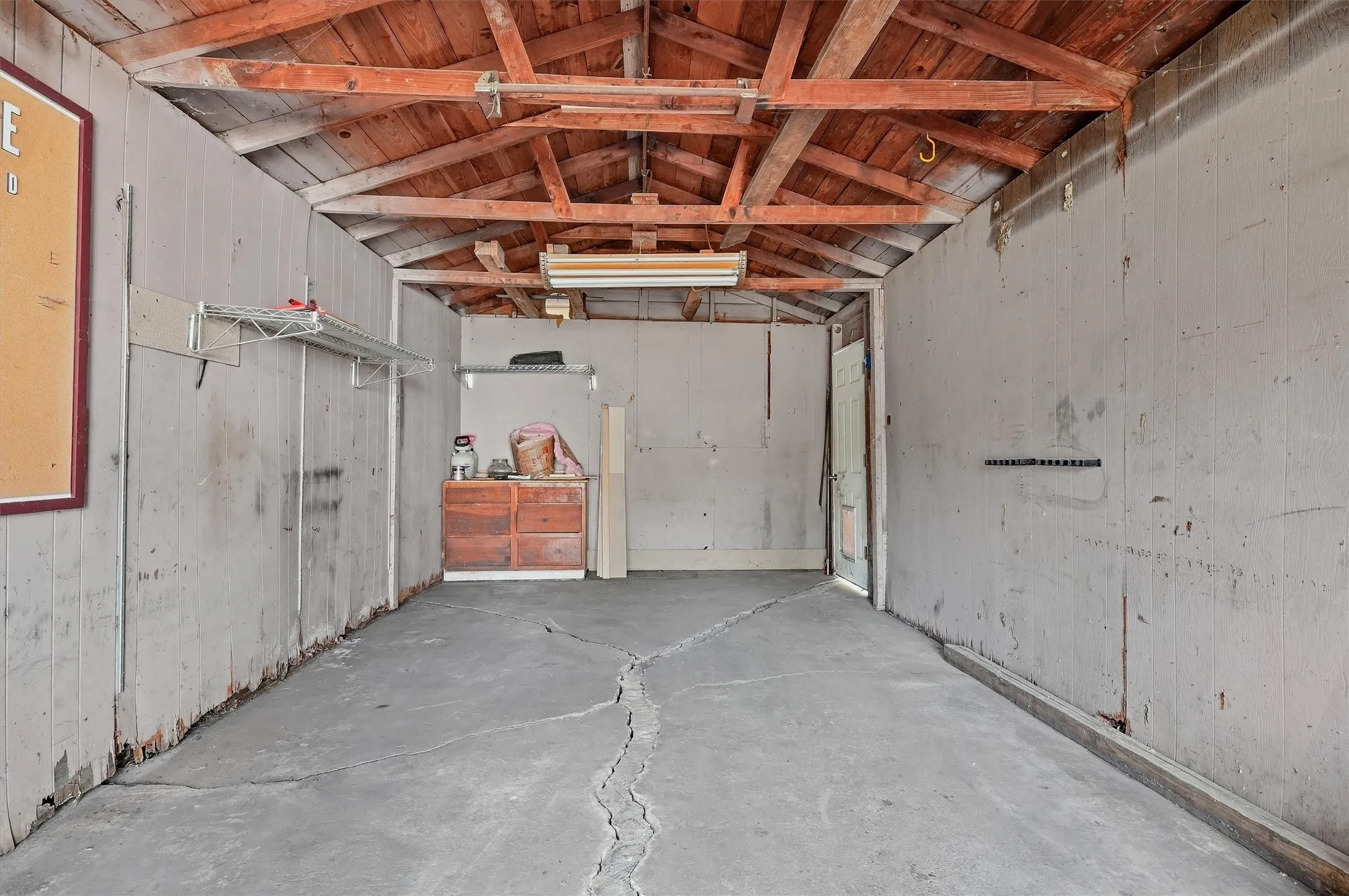Single Family Residence For Sale in Grayson County , 111 Atkinson Drive, Sherman, Texas 75092, 3 Bedroom, 1 Bathroom, 1 Garage spaces, 1,048 Sqft, built in 1955, mls#21374011, Real Estate Agent in Sherman, Homes For Sale in Grayson county, Homes For Sale in Sherman, Realtor in Sherman Texas, Real Estate Brokerage Independent Realty Texas, Luminita Cordes Realtor
