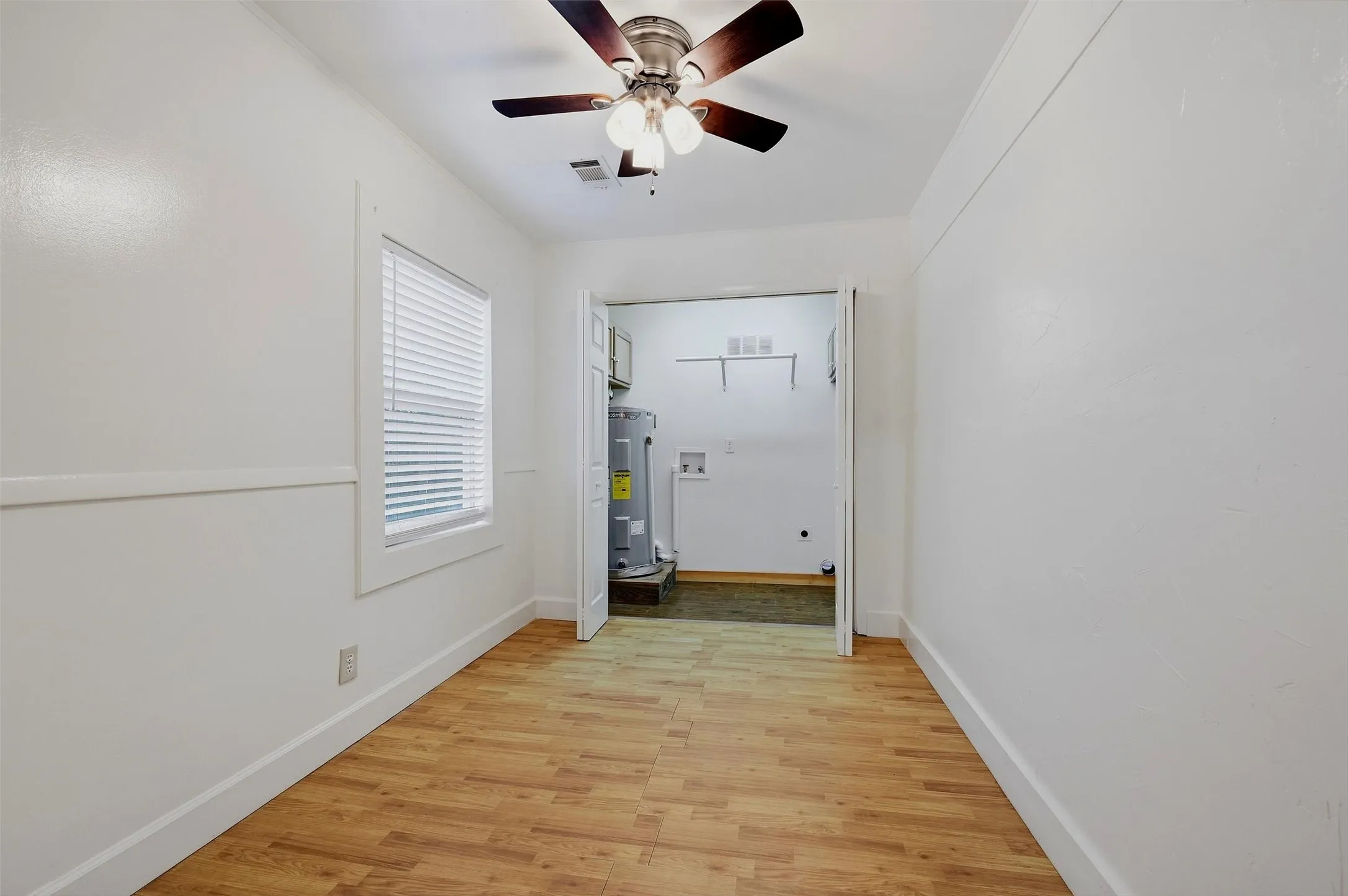 Single Family Residence For Sale in Grayson County , 111 Atkinson Drive, Sherman, Texas 75092, 3 Bedroom, 1 Bathroom, 1 Garage spaces, 1,048 Sqft, built in 1955, mls#21374011, Real Estate Agent in Sherman, Homes For Sale in Grayson county, Homes For Sale in Sherman, Realtor in Sherman Texas, Real Estate Brokerage Independent Realty Texas, Luminita Cordes Realtor